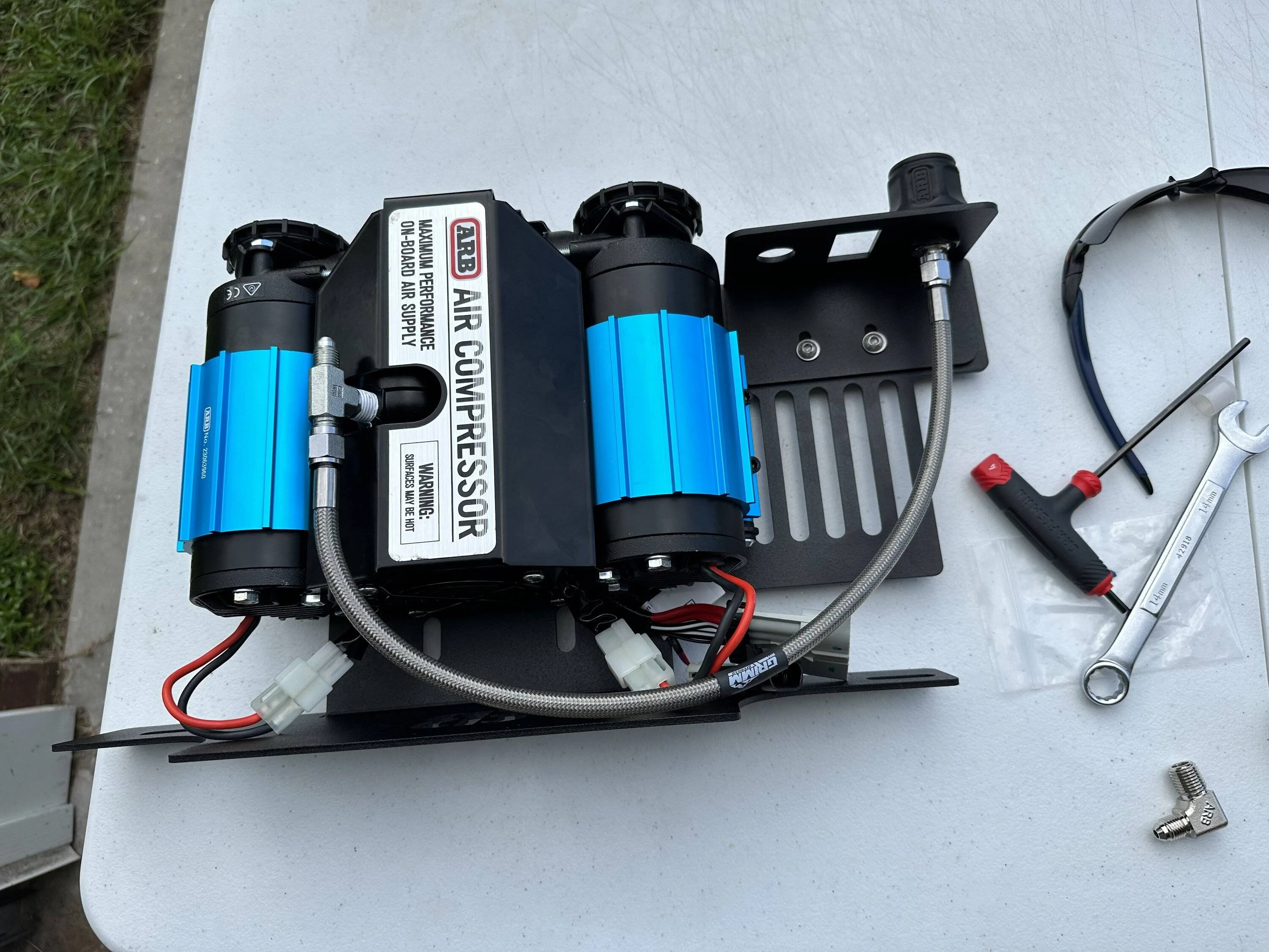 Jeep Gladiator ARB dual compressor rear seat install with 4XE air conversion cowl. IMG_0508