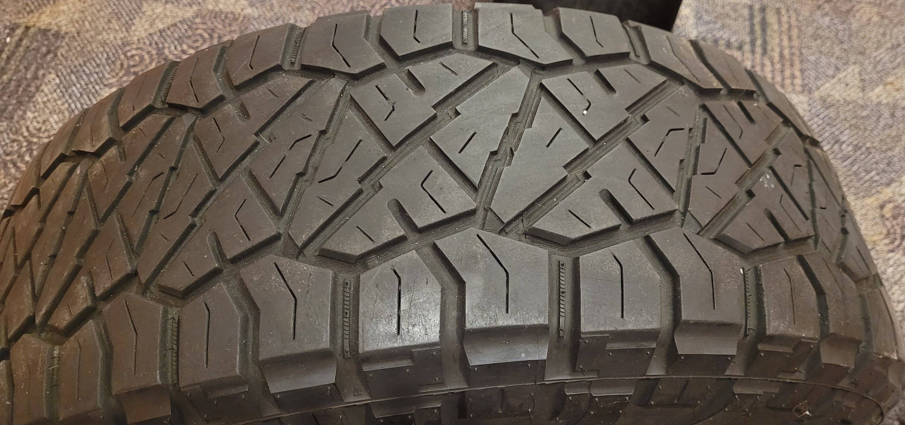 Jeep Gladiator One Nitto Ridge Grappler 33" 285/70R17 20230925_222920