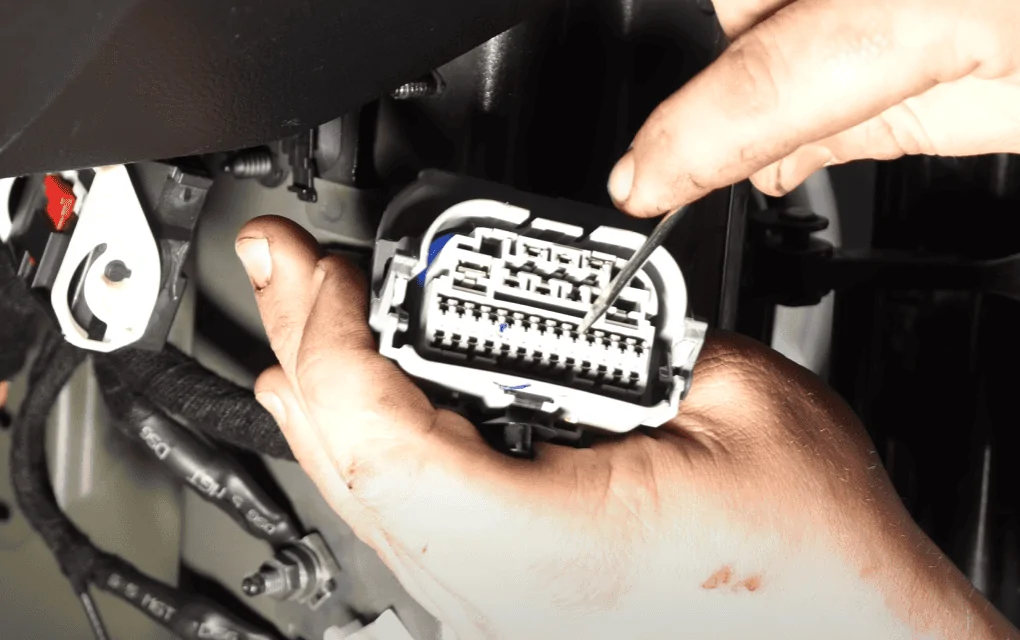 Jeep Gladiator Aux install. They don't work. 1695764043873