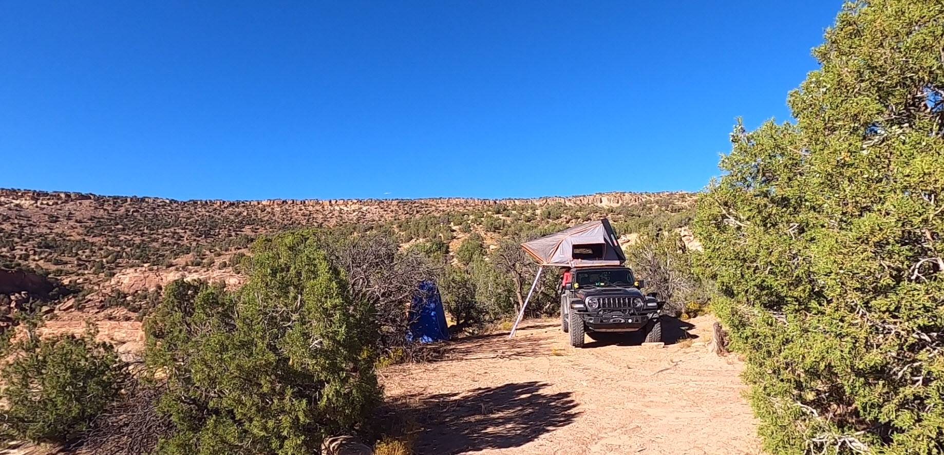 Jeep Gladiator Camping with your Gladiator RR Camp2