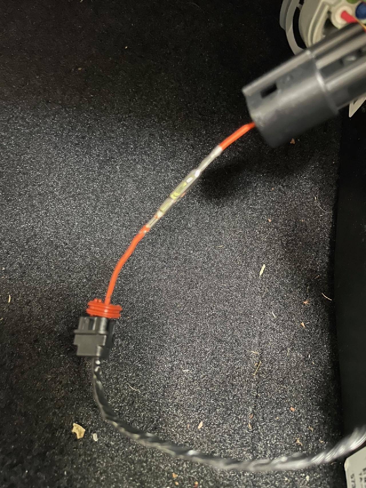 Jeep Gladiator Aux install. They don't work. orange wire