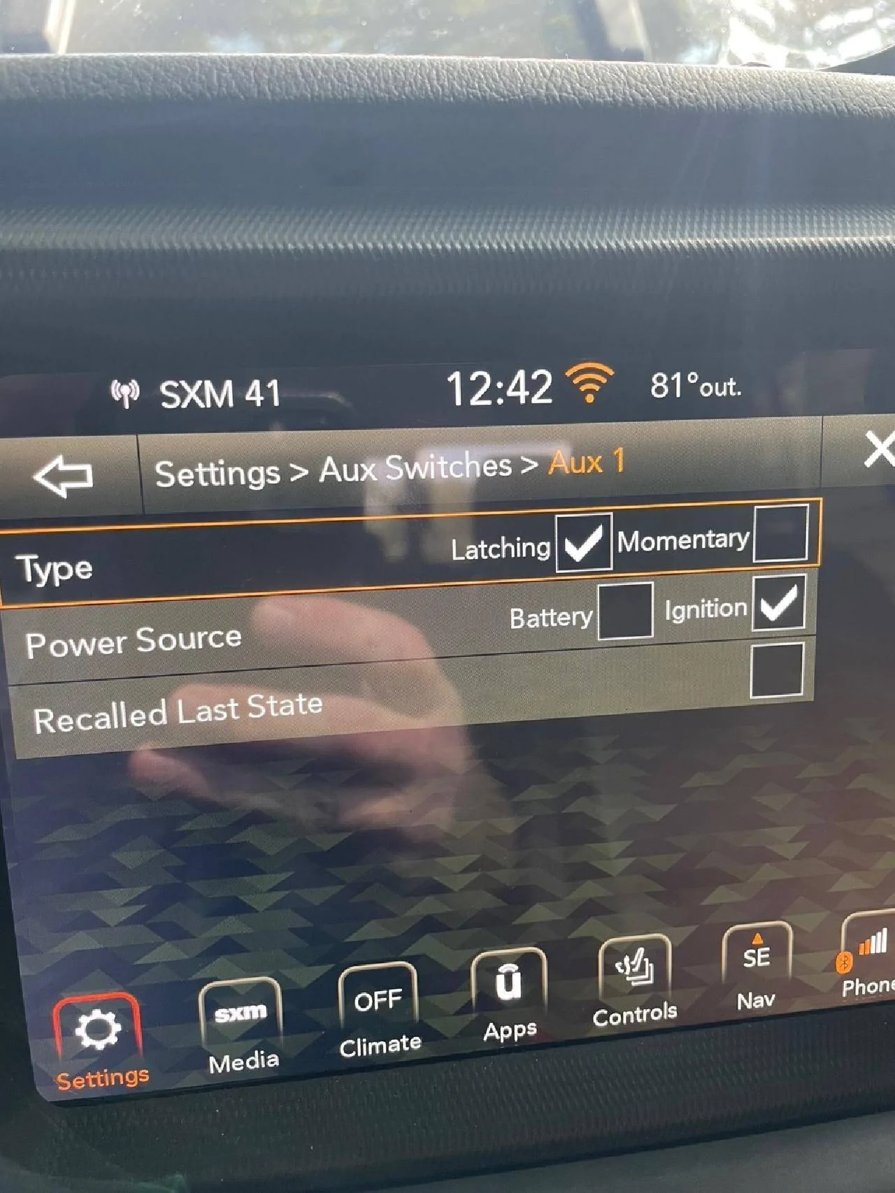 Jeep Gladiator Aux install. They don't work. screen
