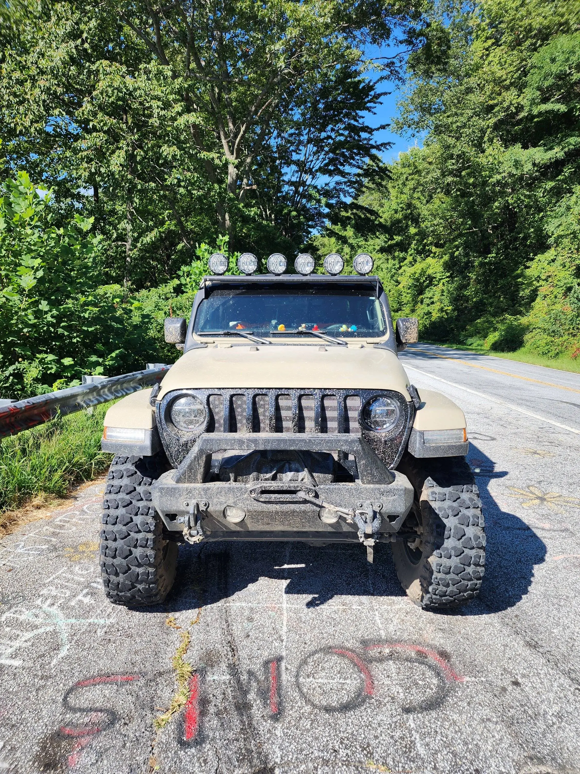 Jeep Gladiator 2023 Jeep Gladiator Willys Tire Question 20230905_103226