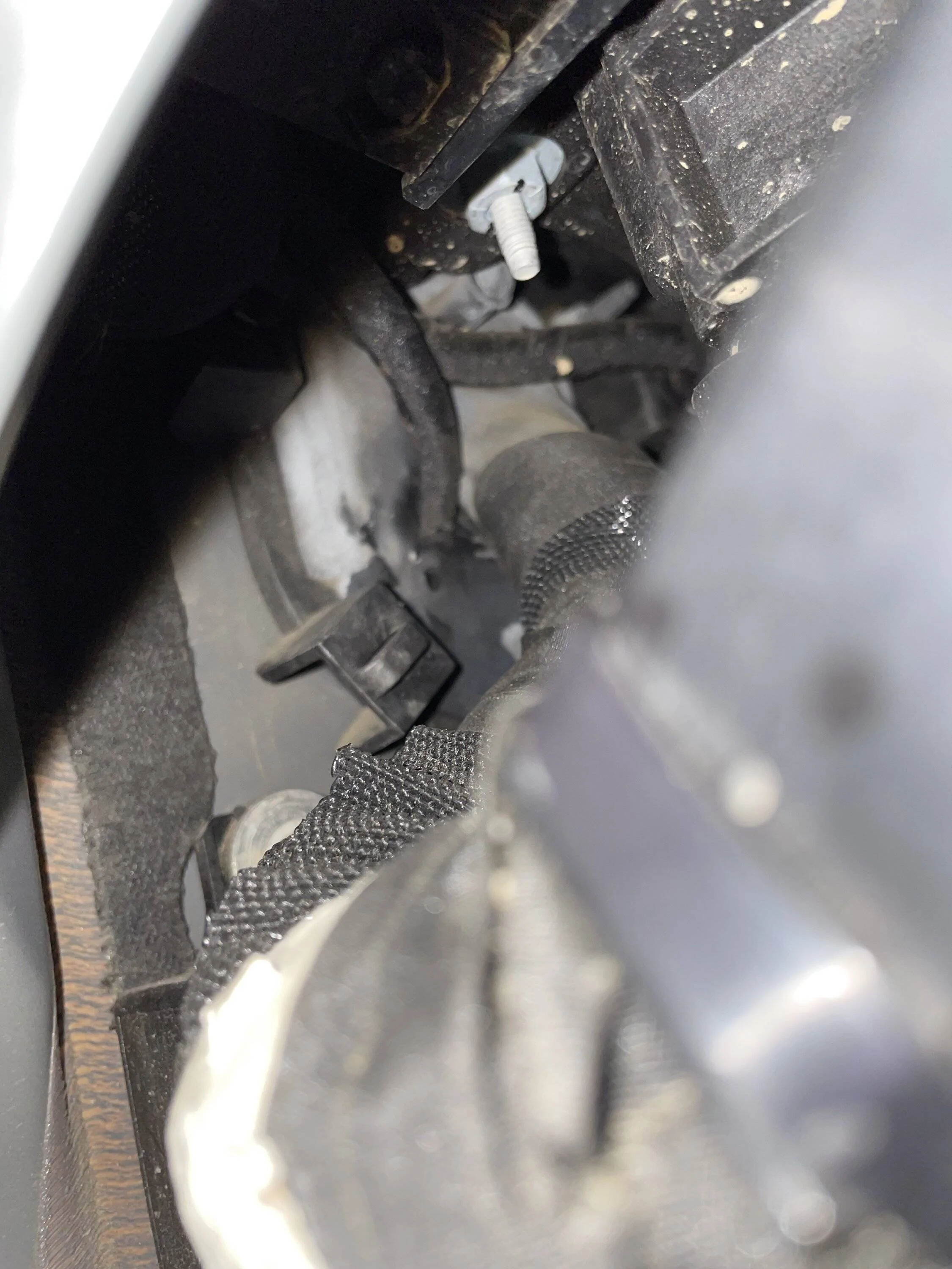 Jeep Gladiator Aux install. They don't work. IMG_9348