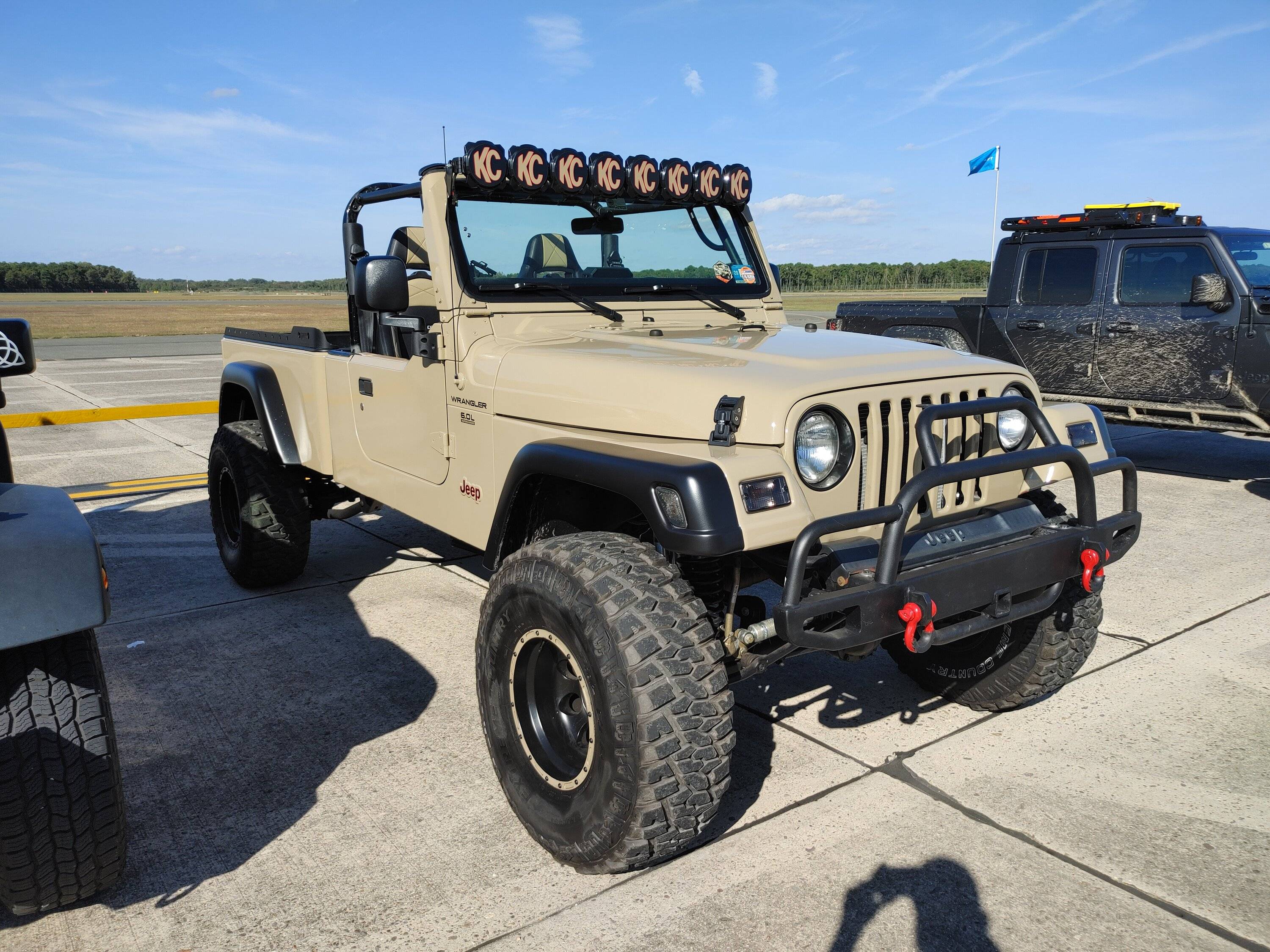 Jeep Gladiator Updated - Topper fit 1002211538