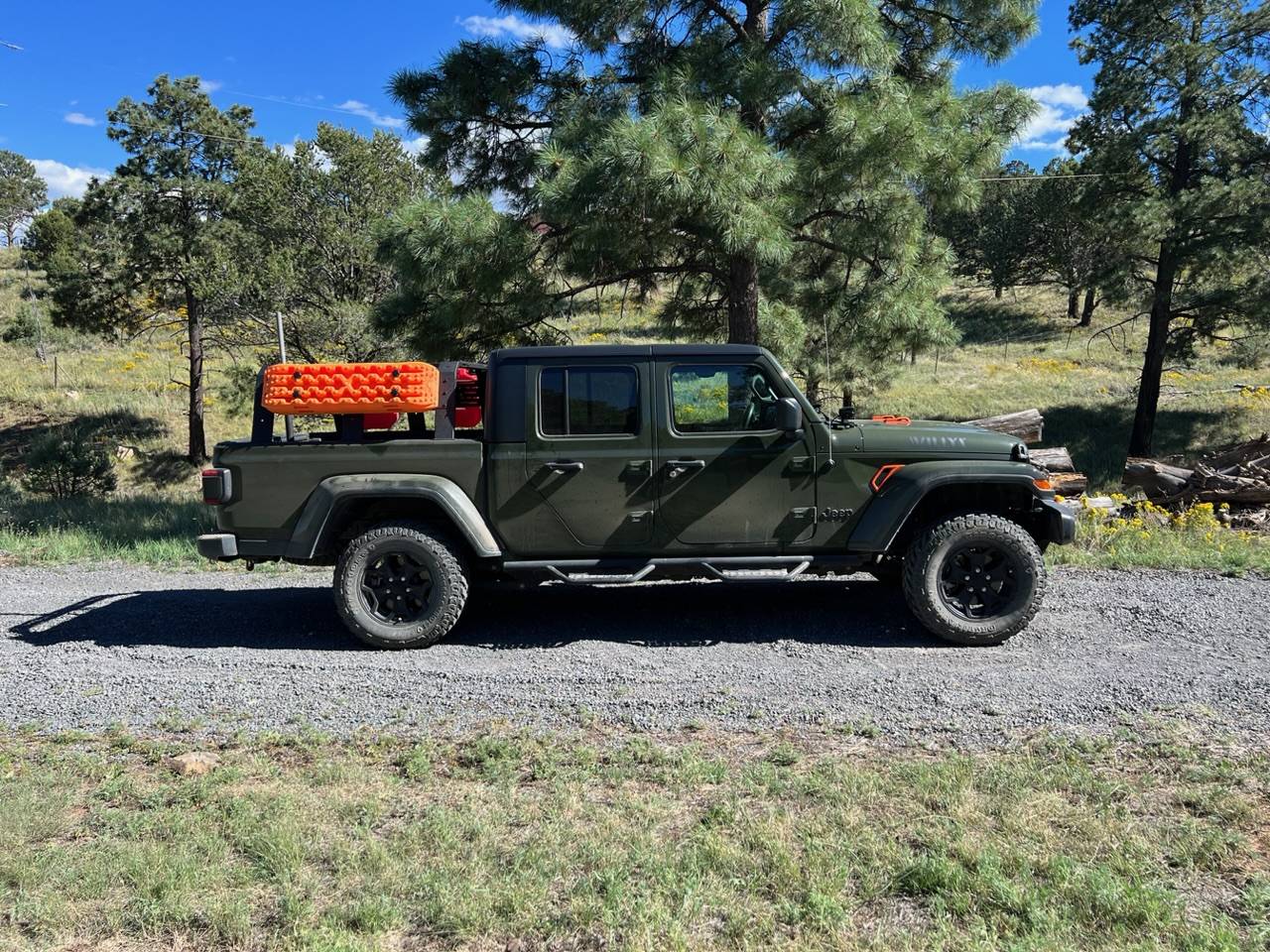Jeep Gladiator Attaching a case to a bed rack IMG_8235