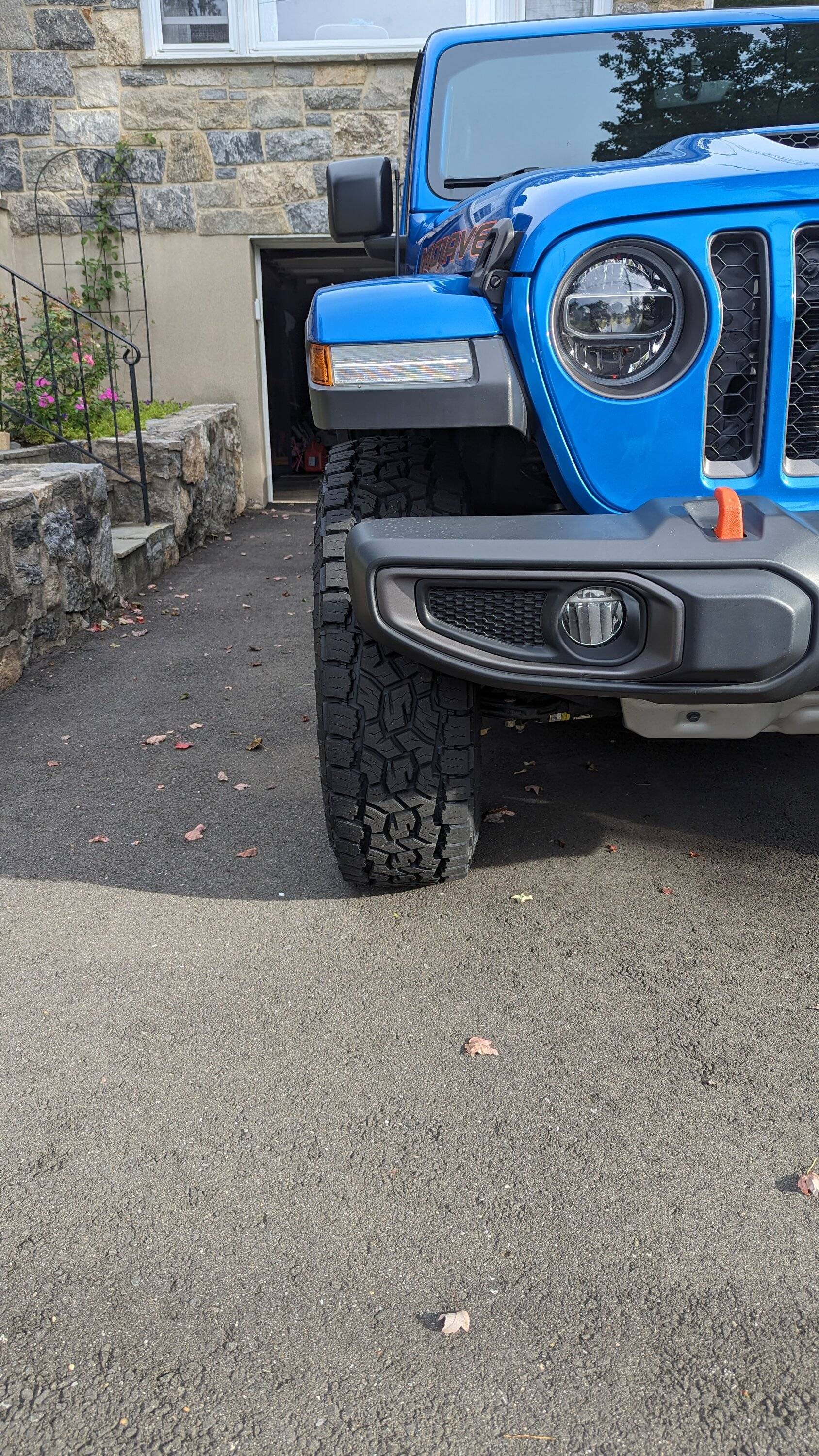 Jeep Gladiator Anyone go with more narrow 35” tires? PXL_20230915_124520032