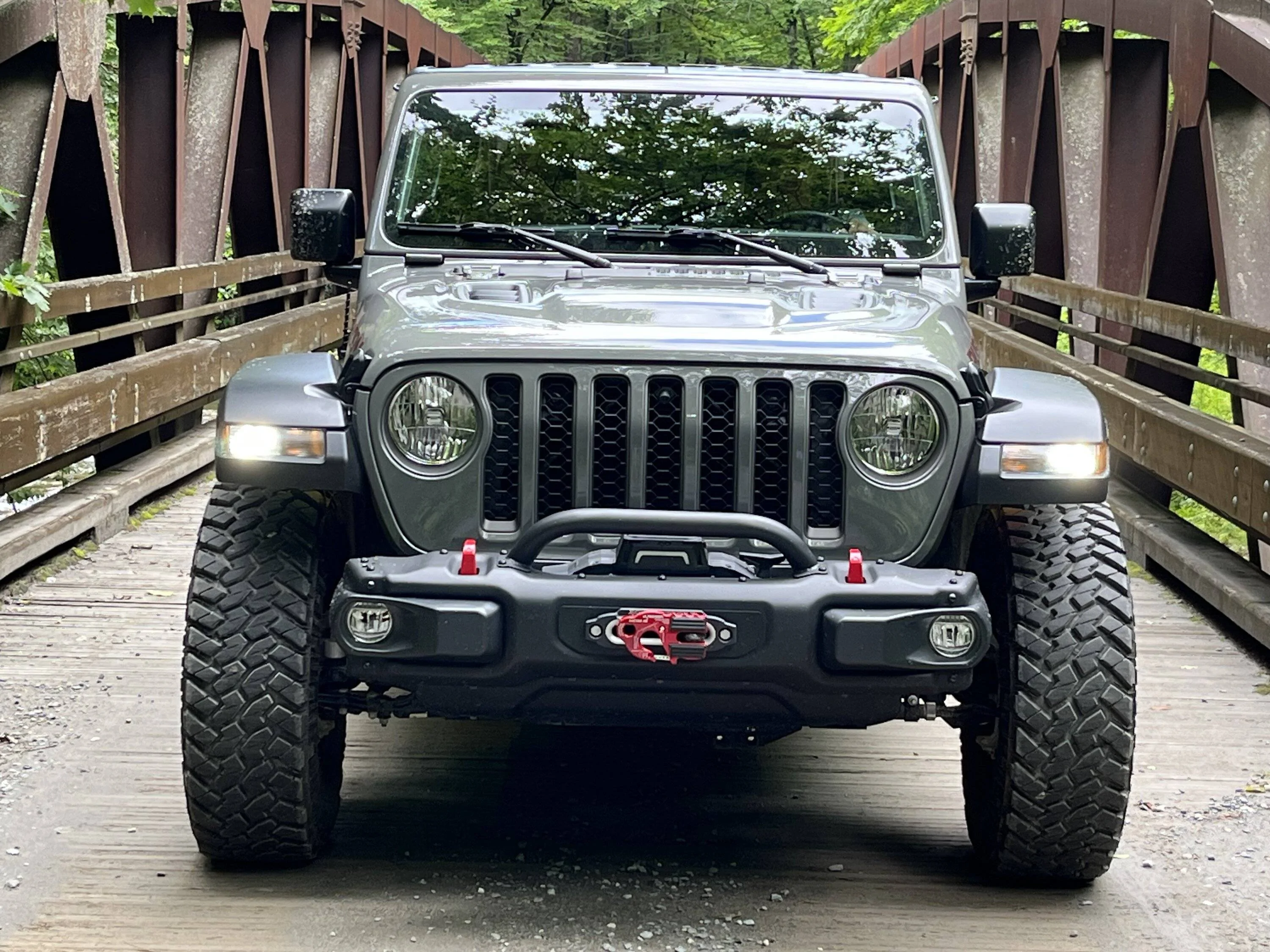 Jeep Gladiator Anyone go with more narrow 35” tires? IMG_4314