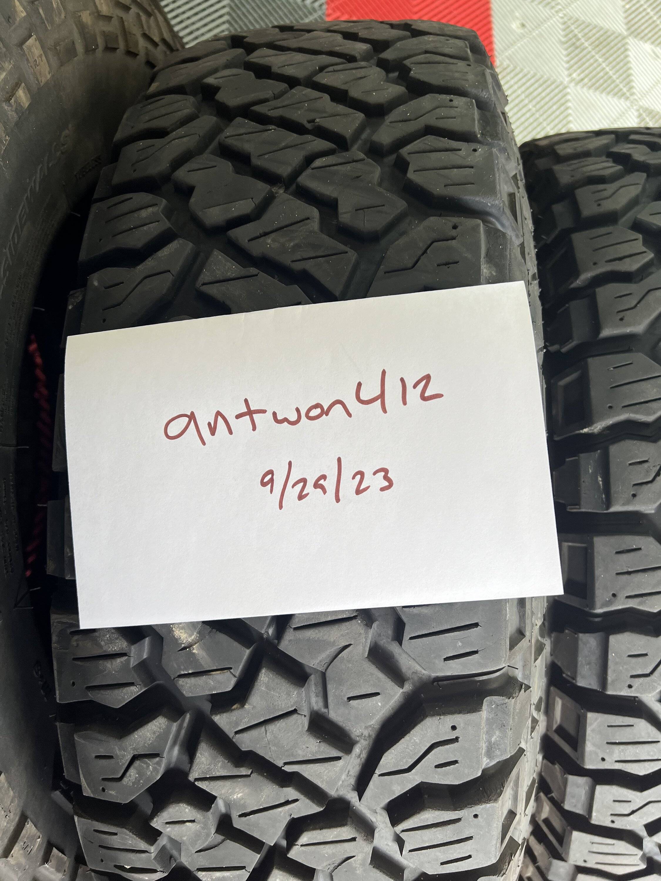 Jeep Gladiator 5 x Kenda Klever 35x10.5r17   Excellent condition IMG_3728