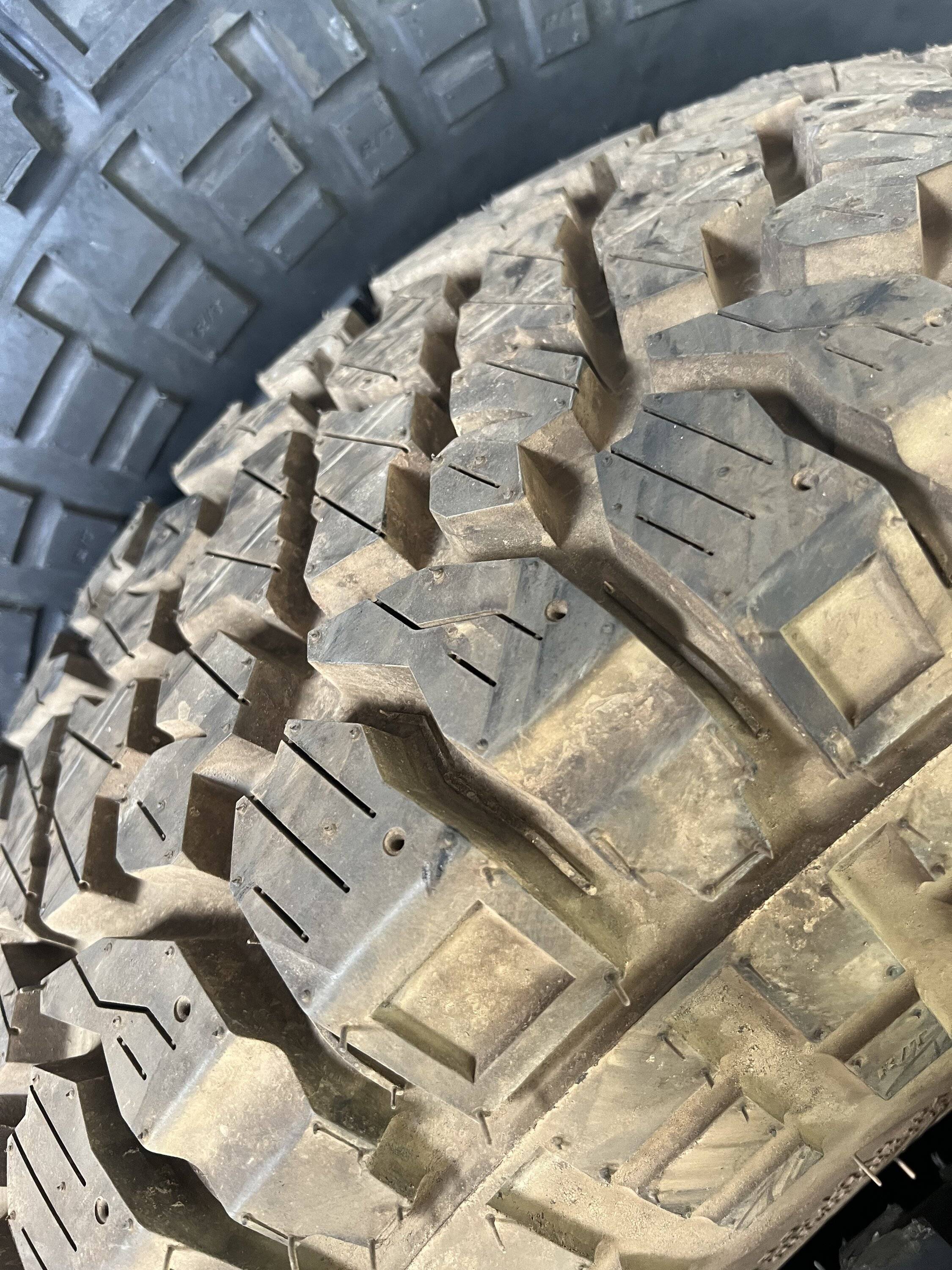 Jeep Gladiator 5 x Kenda Klever 35x10.5r17   Excellent condition IMG_3732