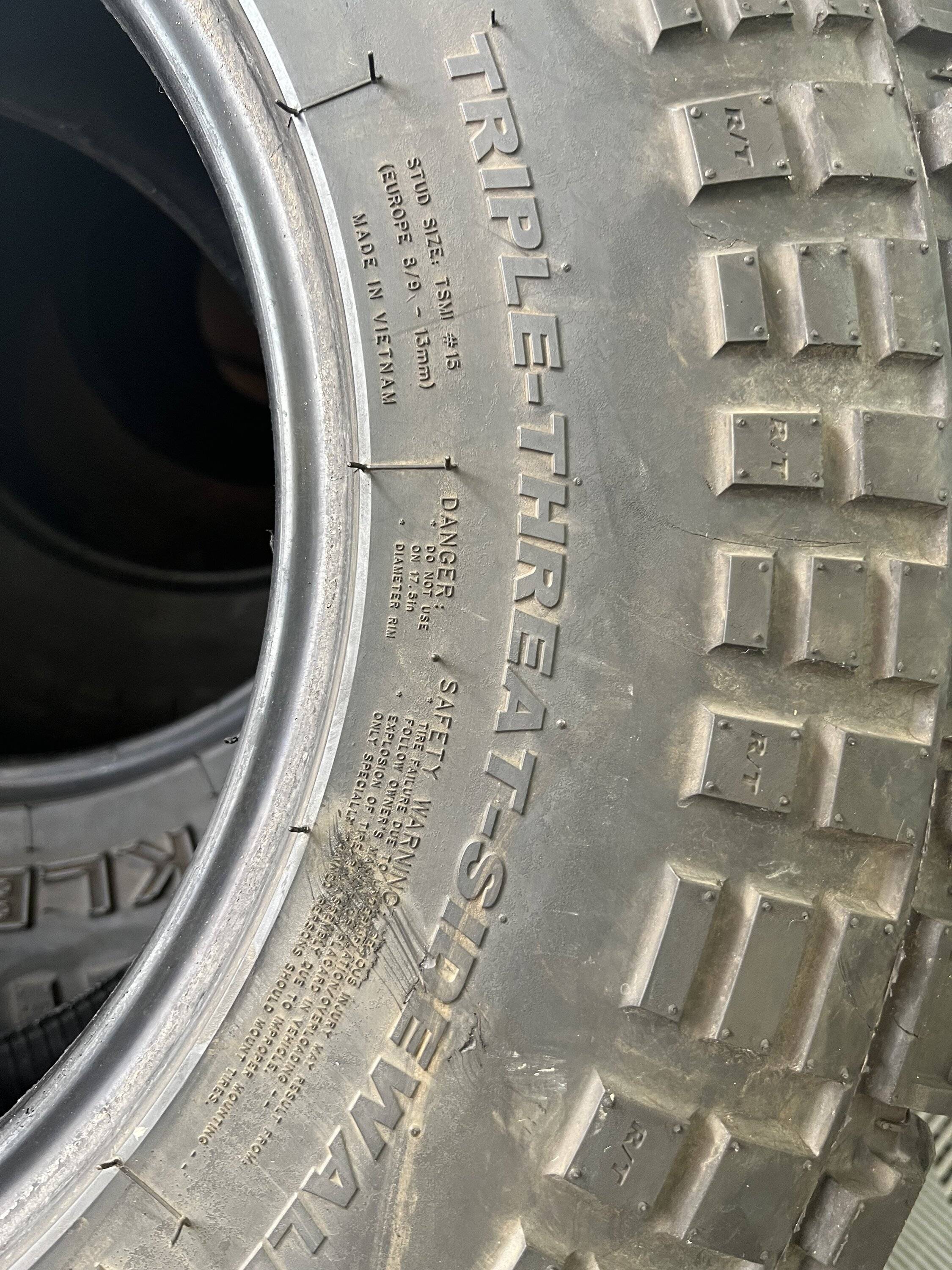 Jeep Gladiator 5 x Kenda Klever 35x10.5r17   Excellent condition IMG_3735