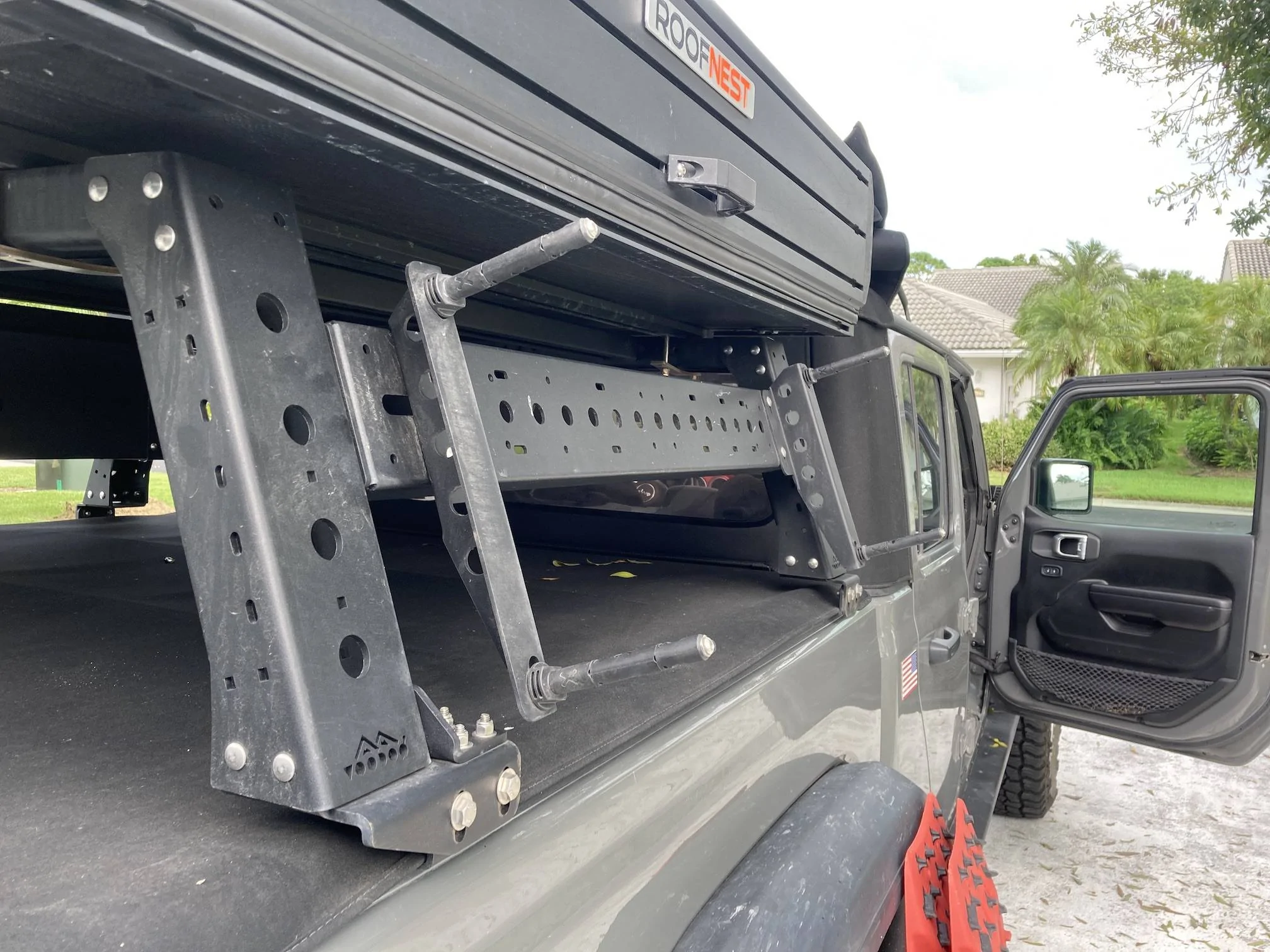 Jeep Gladiator KB VooDoo Max Mod 14" aluminum rack, w/cargo box, tonneau brackets and trac board mount $700 OBO IMG_4771
