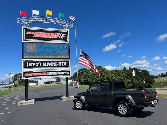 Jeep Gladiator Just Ordered? Check in HERE! 23JTMartinsville
