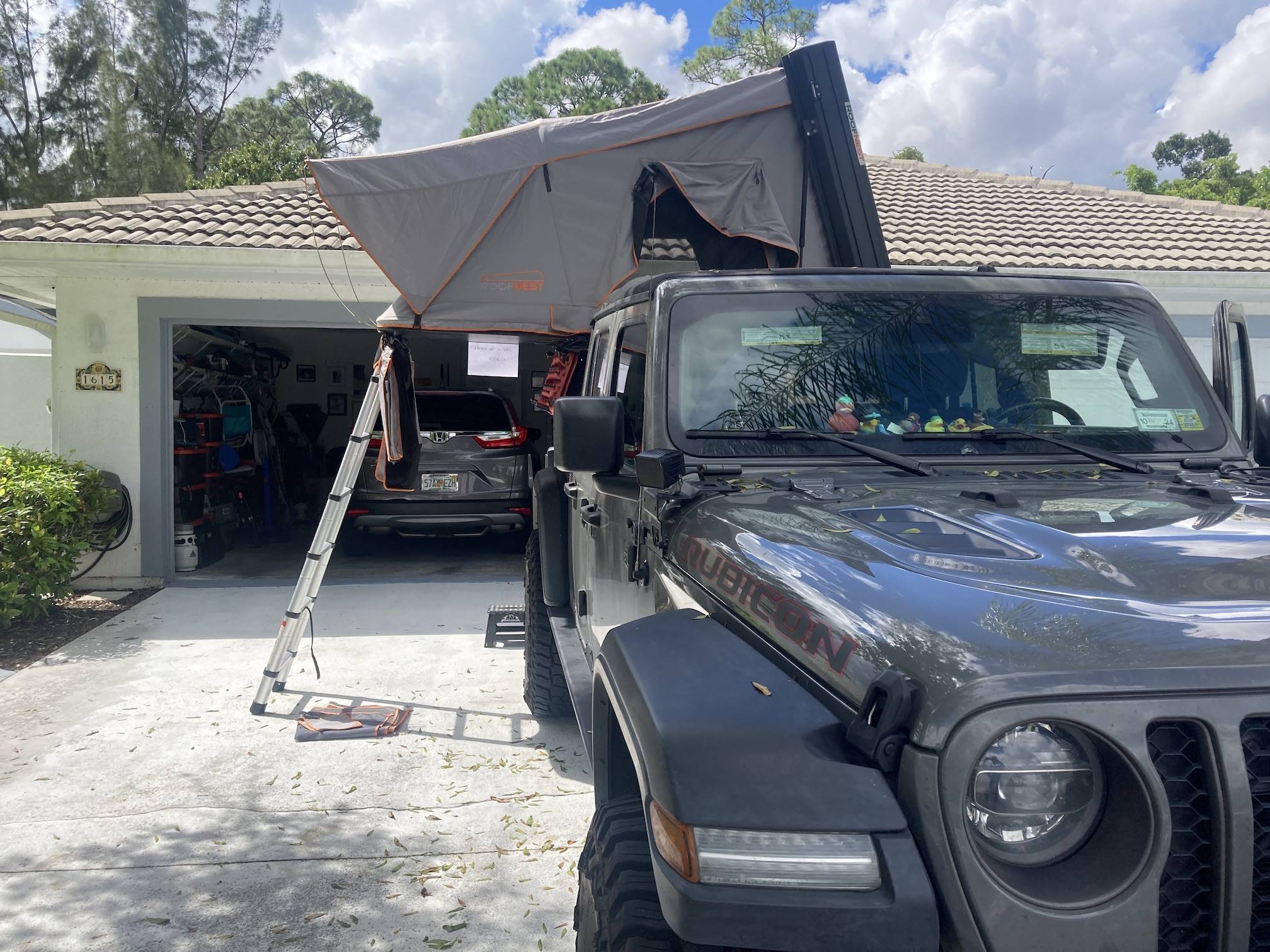 Jeep Gladiator Roofnest Condor Overland aluminum hardshell RTT $1,200 OBO IMG_4739
