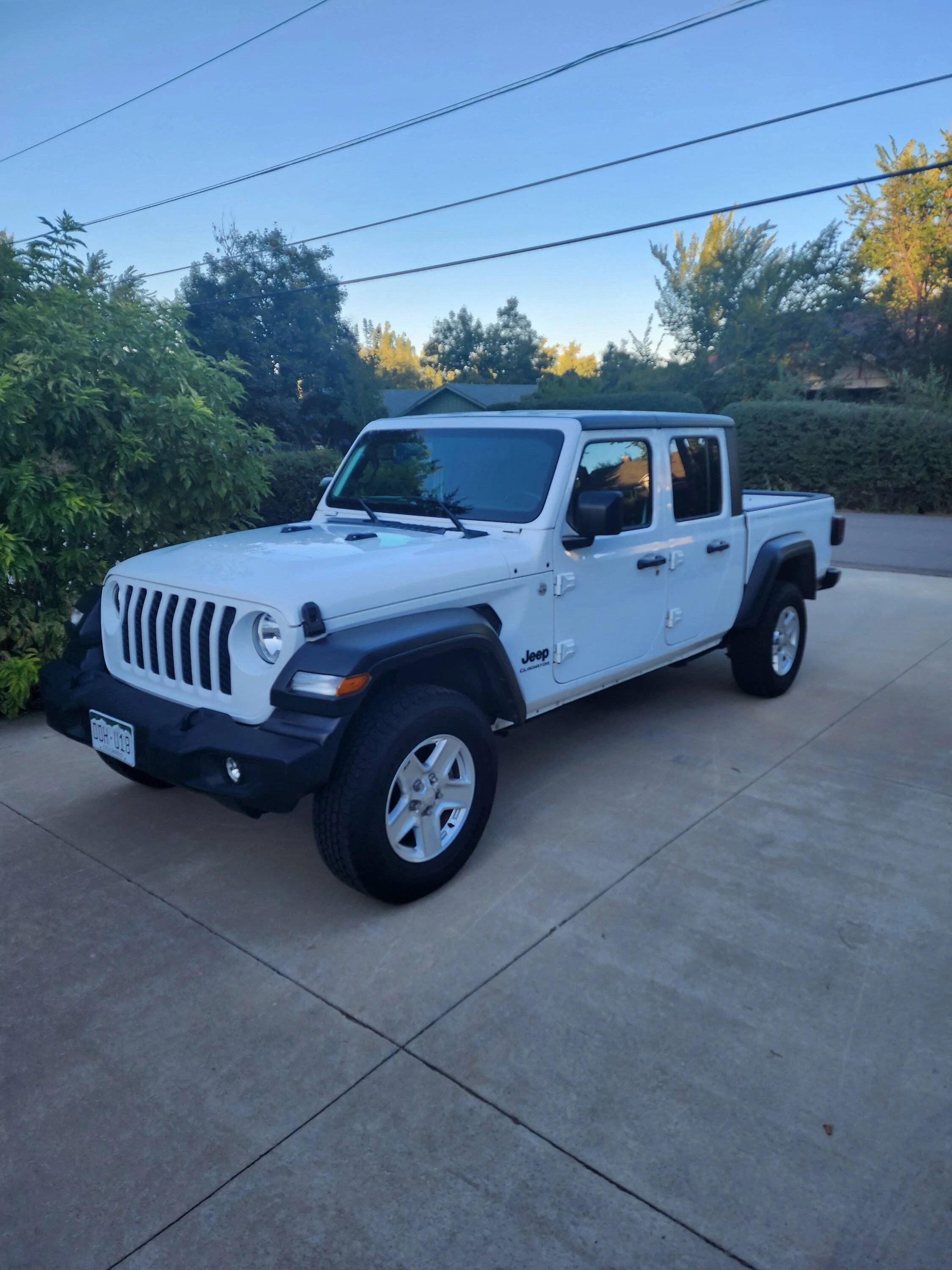 Jeep Gladiator BRIGHT WHITE Gladiator JT Club 20230924_181417