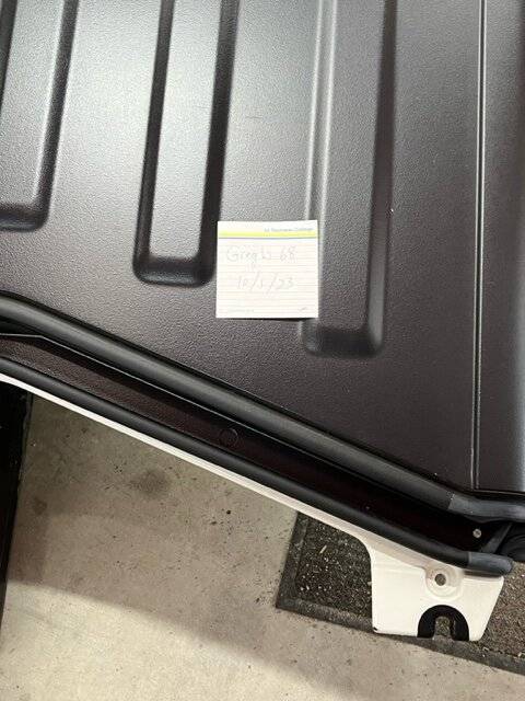 Jeep Gladiator Black Hard Top $1800 image0 (2)
