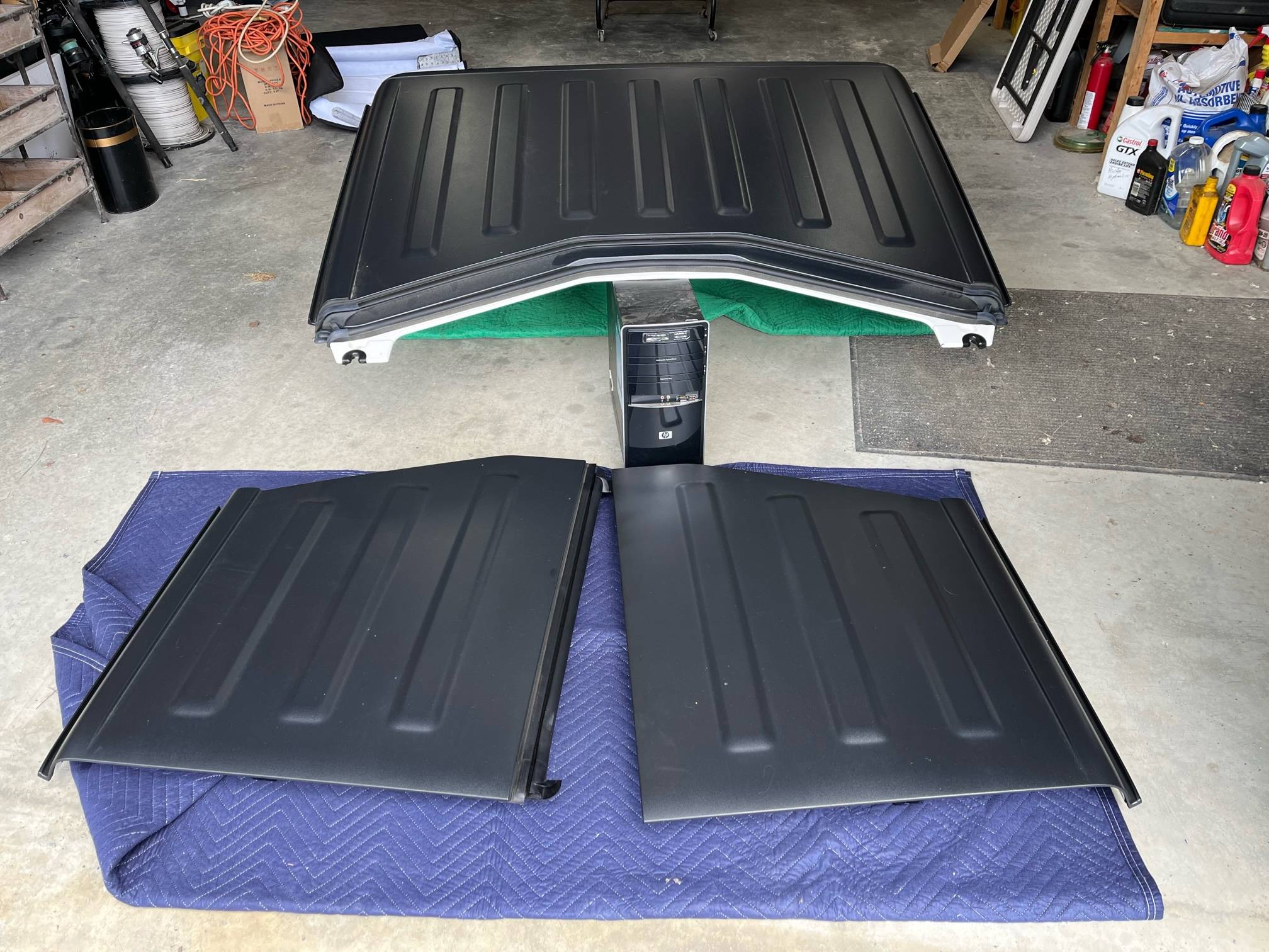 Jeep Gladiator Black Hard Top $1800 image0 (1)