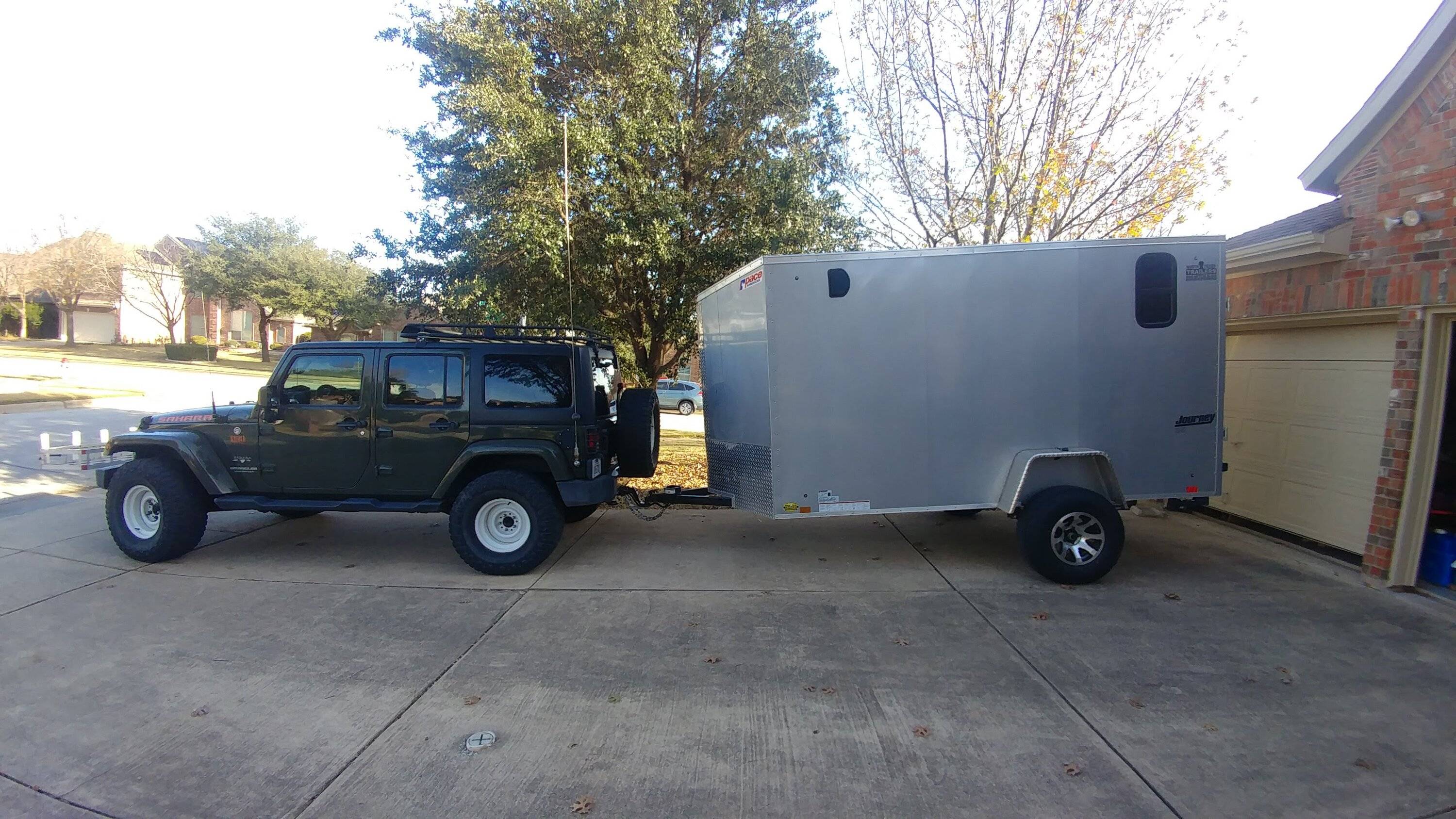 Jeep Gladiator Anyone use a Cargo Carrier Hitch Basket? JEEP and trailer