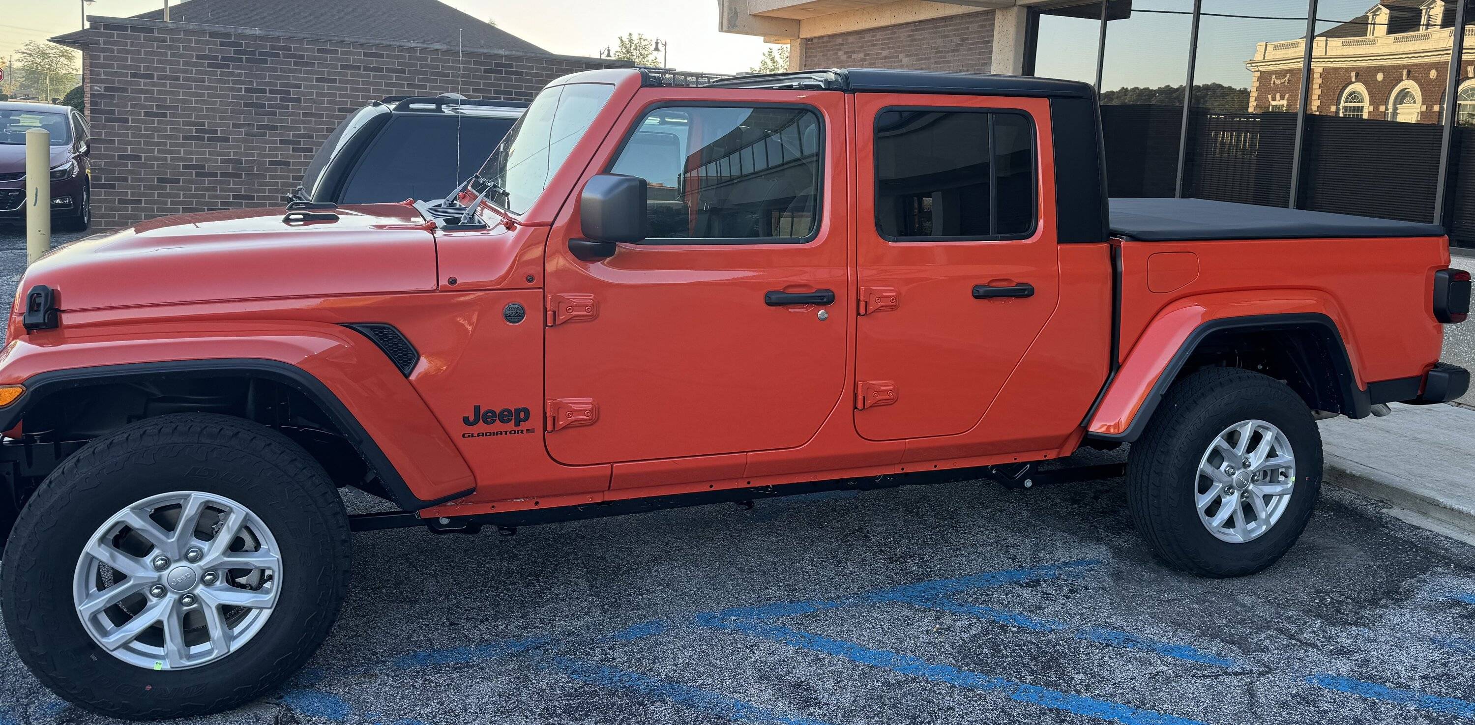Jeep Gladiator PUNK'N Gladiator JT Club Maximus_Side
