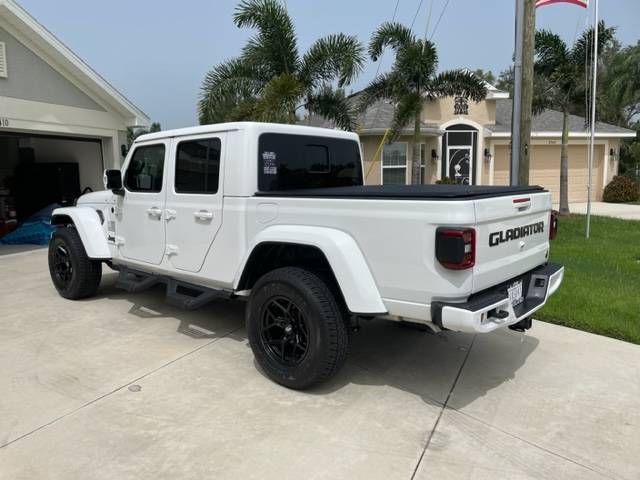 Jeep Gladiator "JEEP" tailgate badge mods? JT3
