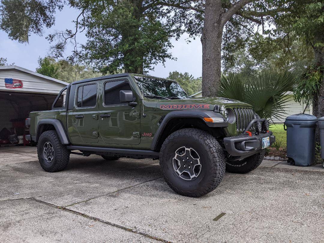 Jeep Gladiator Stock 23 Mojave/stock wheels/37's tirea11