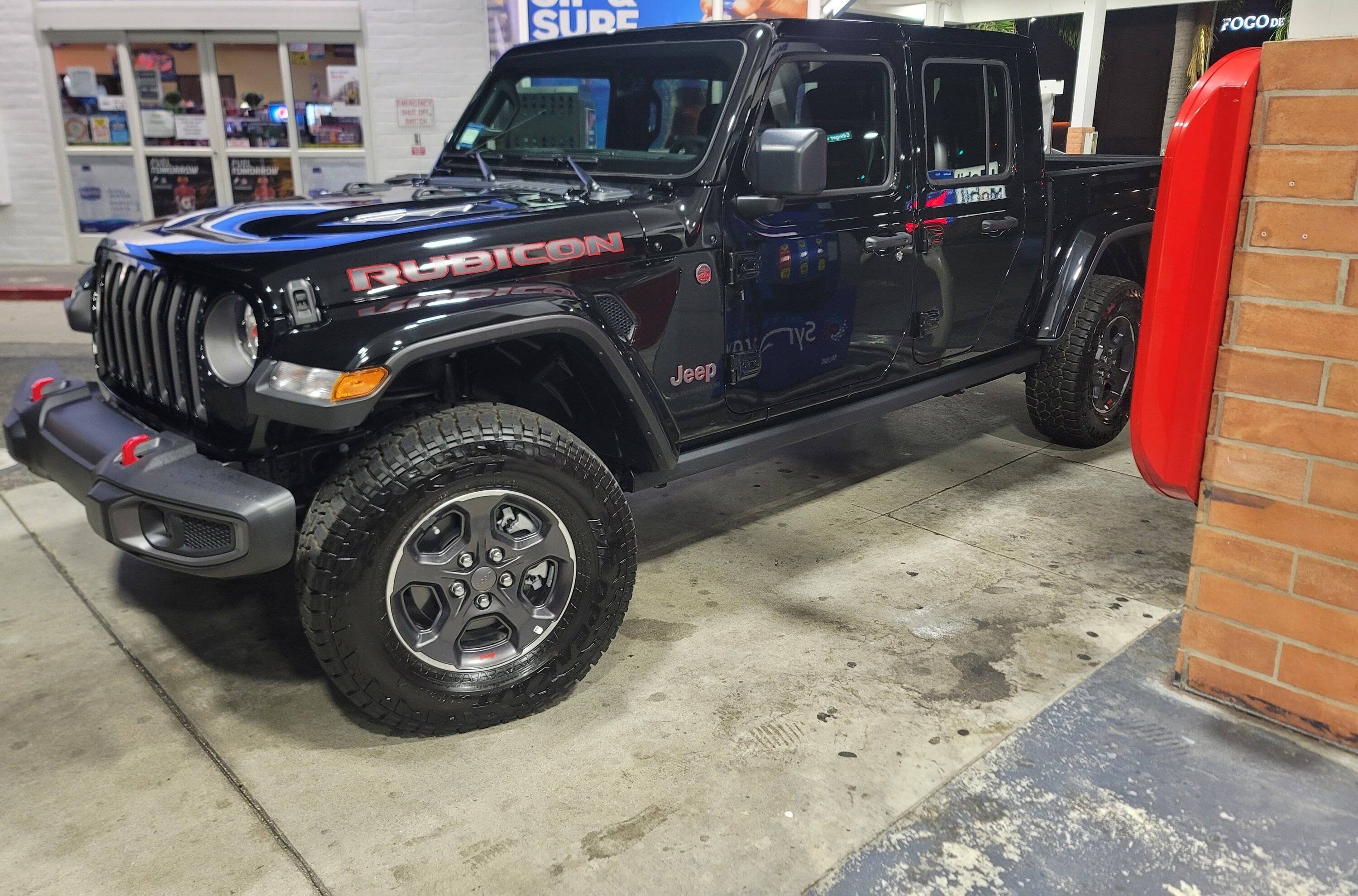 Jeep Gladiator Finally got myself in the Gladiator Club 20230921_224450