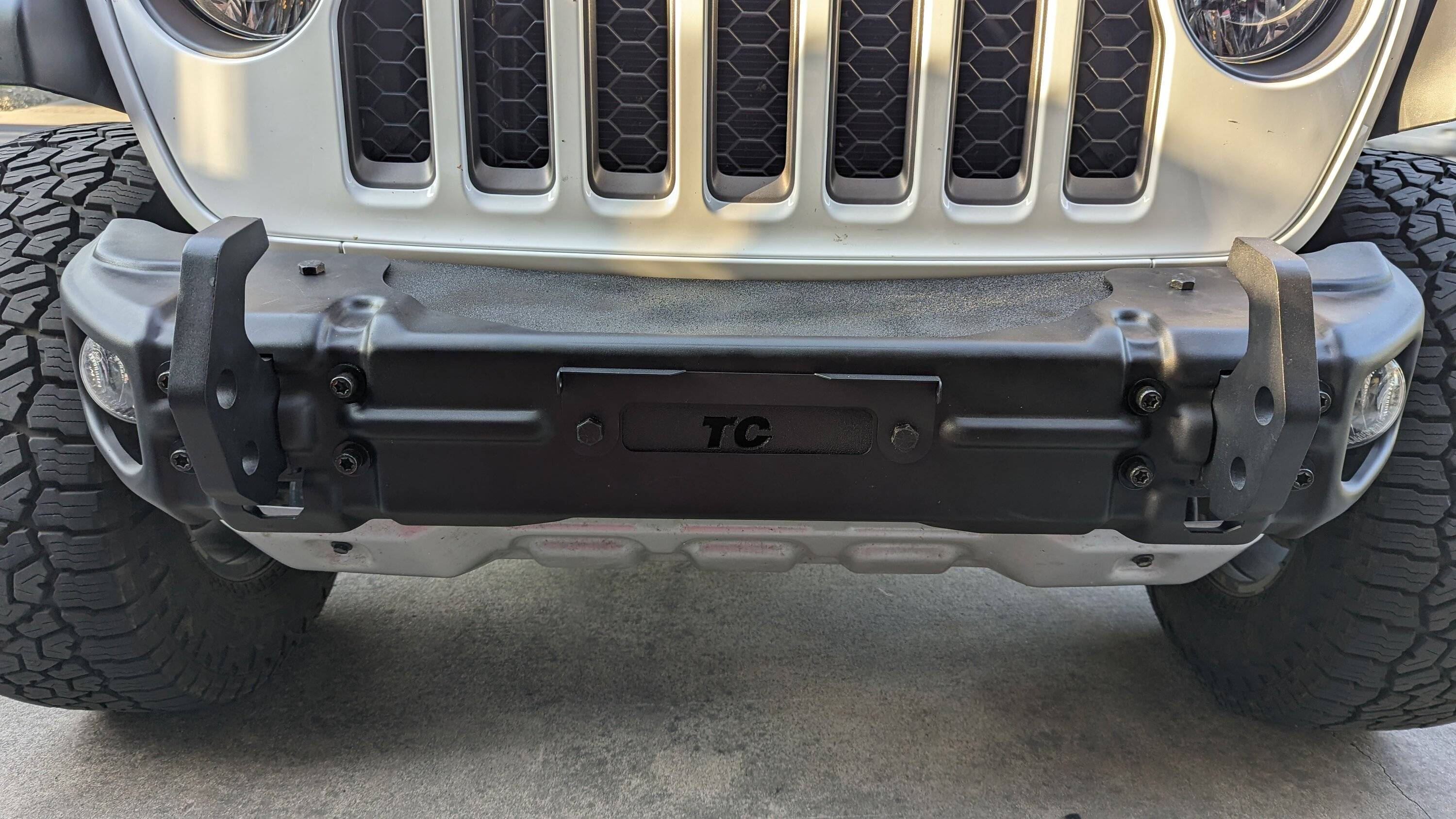 Jeep Gladiator Rugged Ridge Arcus winch block off plate PXL_20230922_005403713
