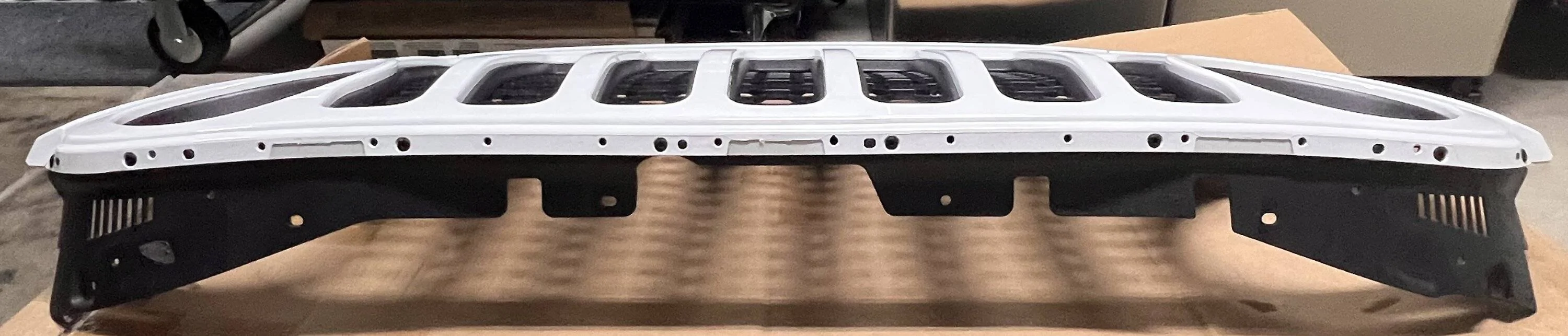 Jeep Gladiator Tucson - 2020 - 2024 Gladiator Wrangler JT JL Genuine Mopar OEM Grille White IMG_2903