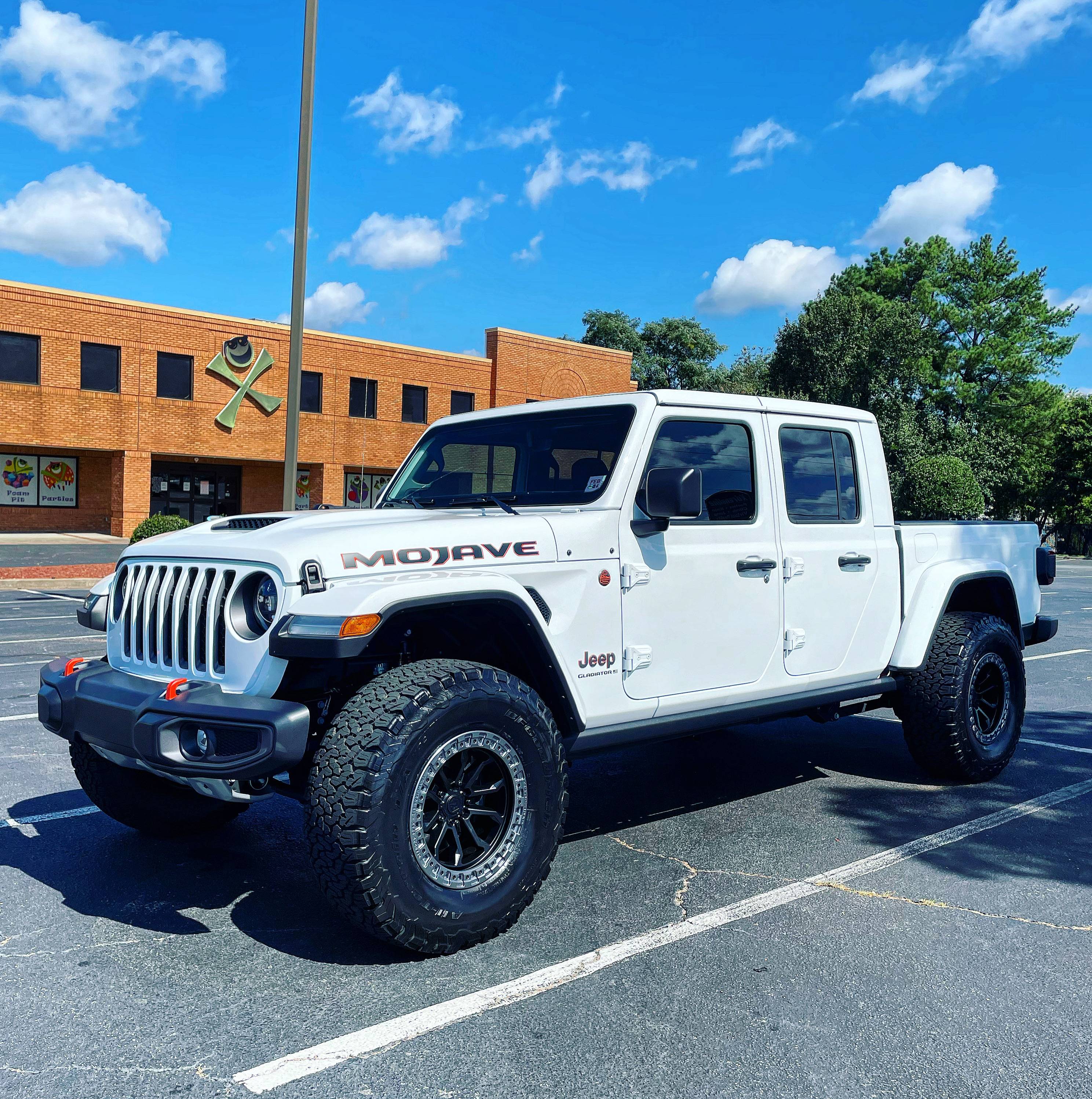 Jeep Gladiator New to the Jeep community 39E0D41C-AB86-456D-83CD-AC61C7E5CCE7