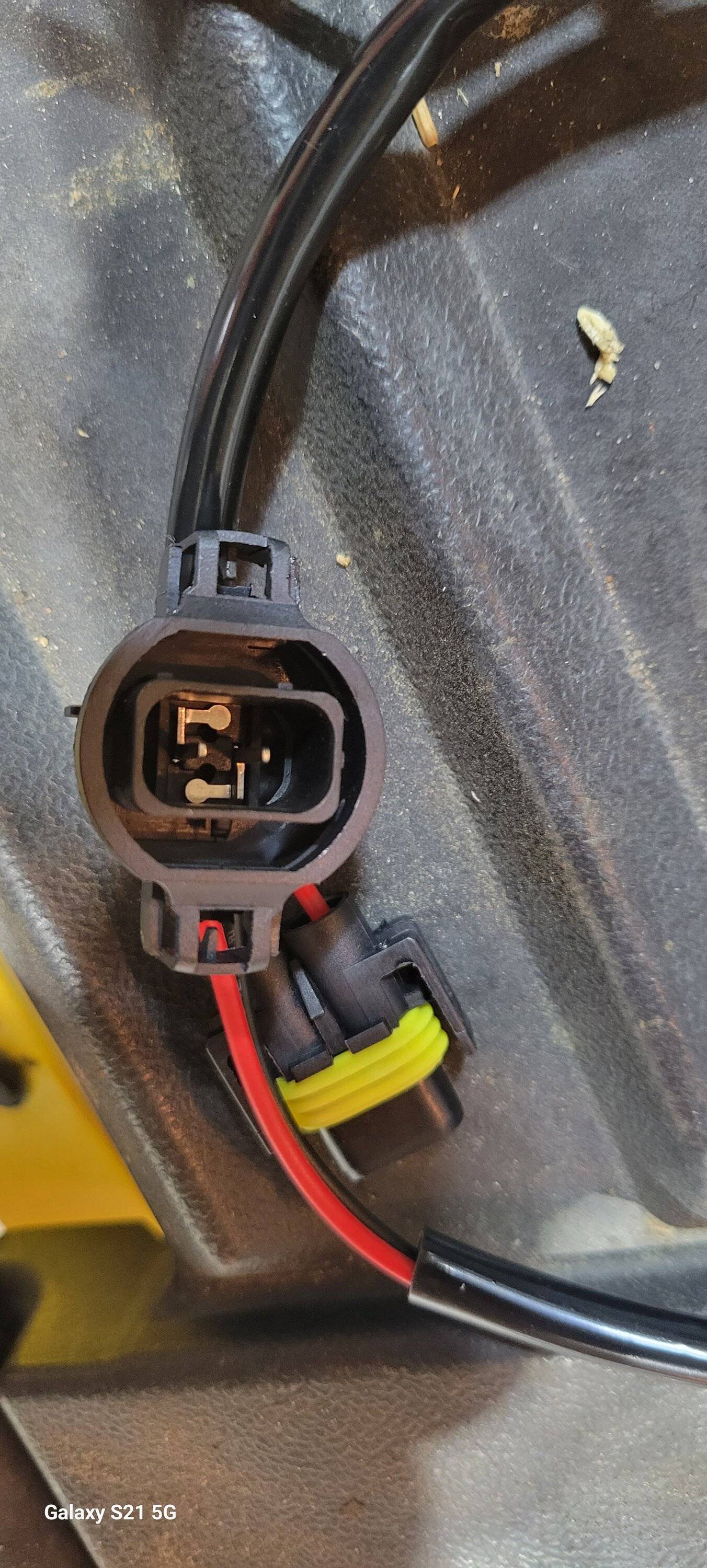 Jeep Gladiator Can I buy an extension for this fog light connector? 20231005_120242