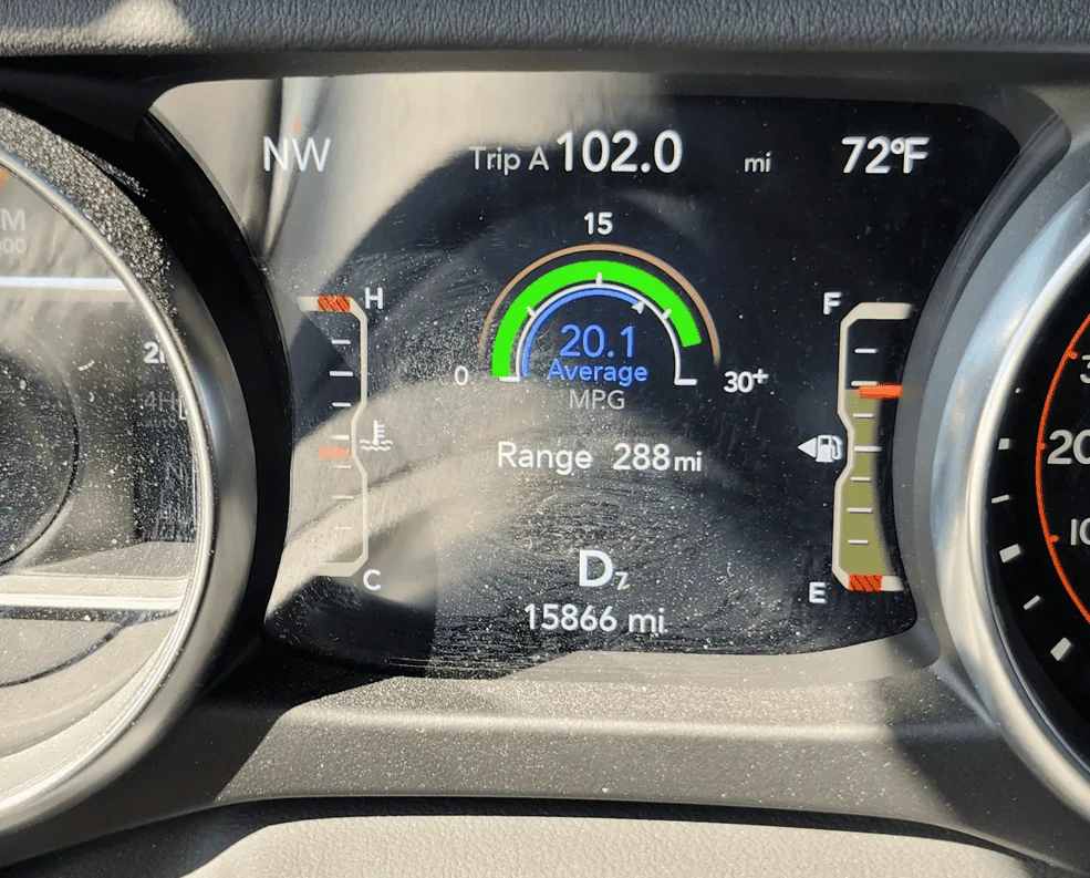 Jeep Gladiator Instant MPG disappeared from Fuel Economy screen on instrument cluster display. 1696562470939