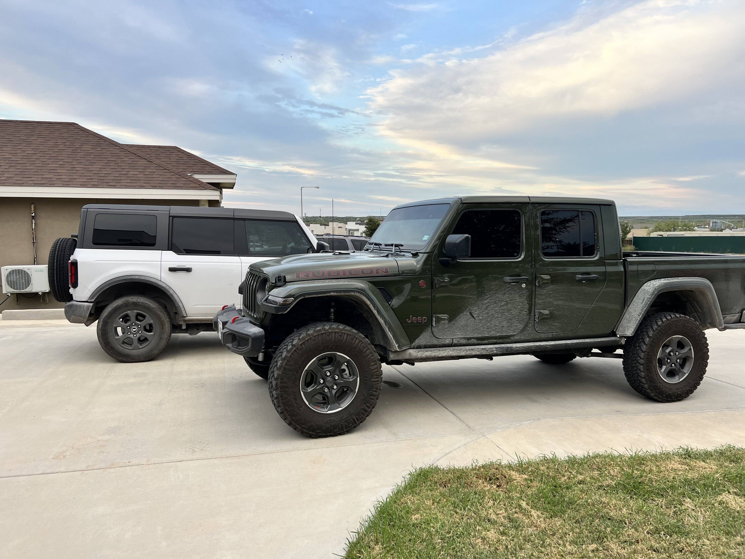 Jeep Gladiator Showing off the new Mopar lift with Bilstein shocks IMG_3333