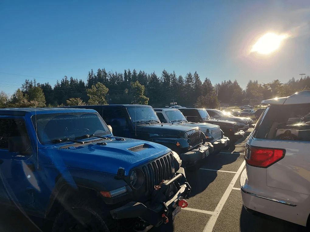 Jeep Gladiator Jeeps Parking Next To Jeeps 1696633002853