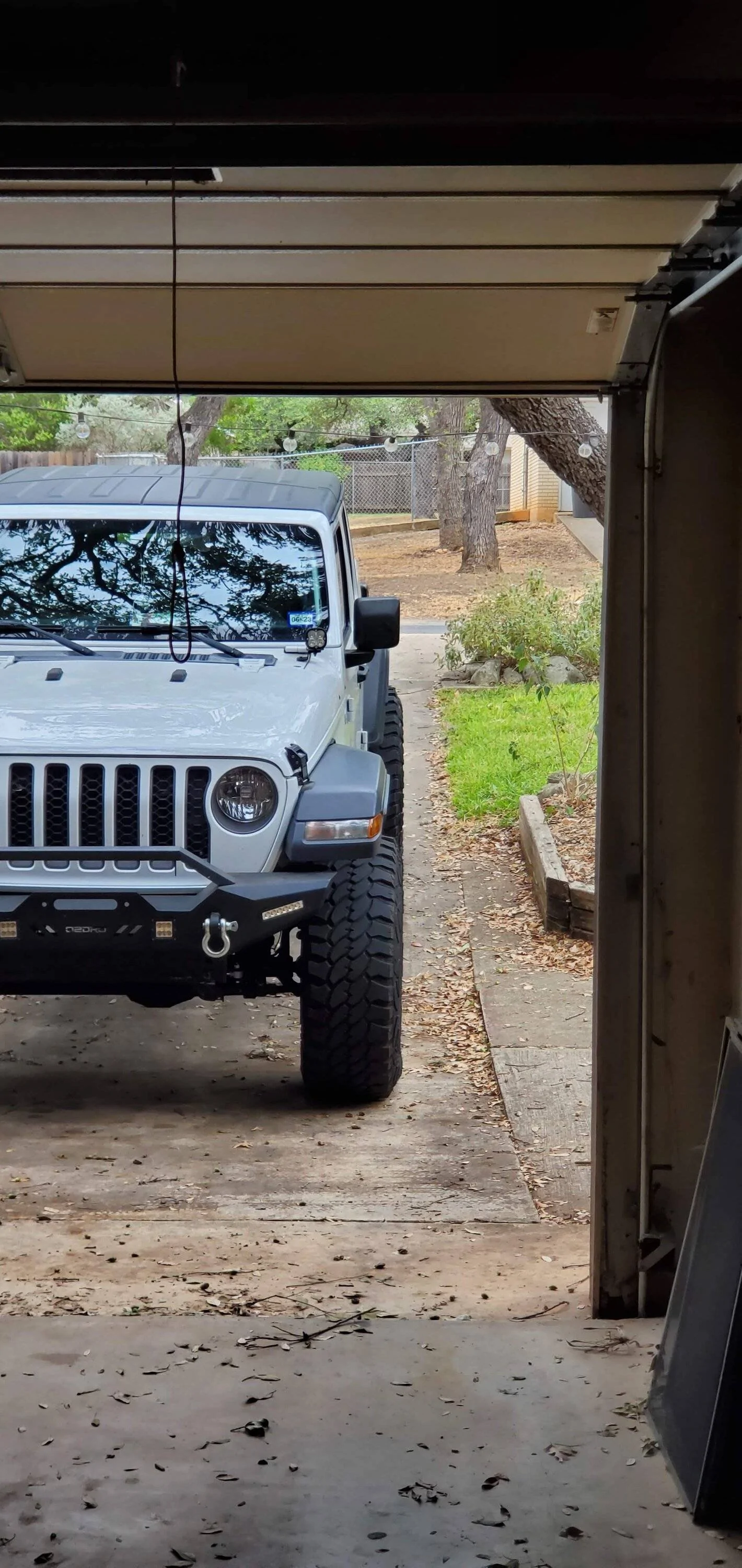 Jeep Gladiator Bent Axle? Positive Tire Camber 20230915_104021