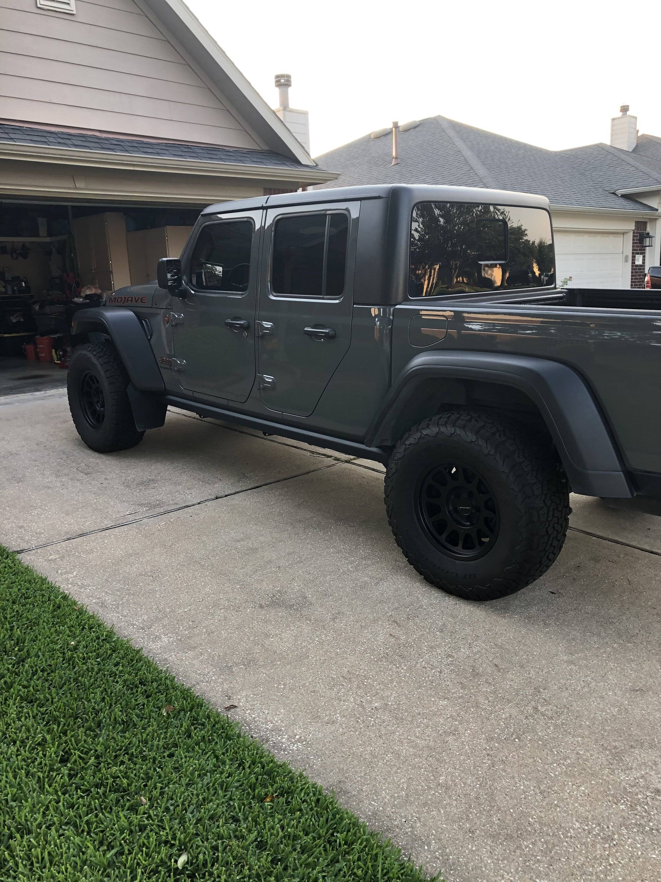 Jeep Gladiator Anyone installed Xtreme Recon Fenders on JT? IMG_4179