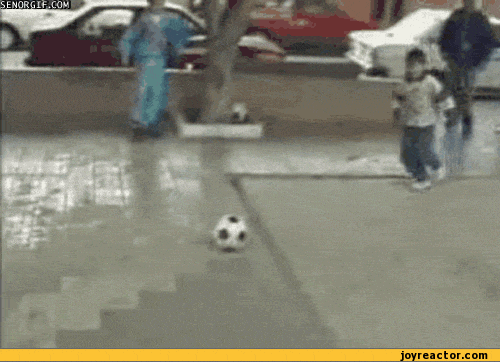 Jeep Gladiator O gif-boy-ball-kick-660115