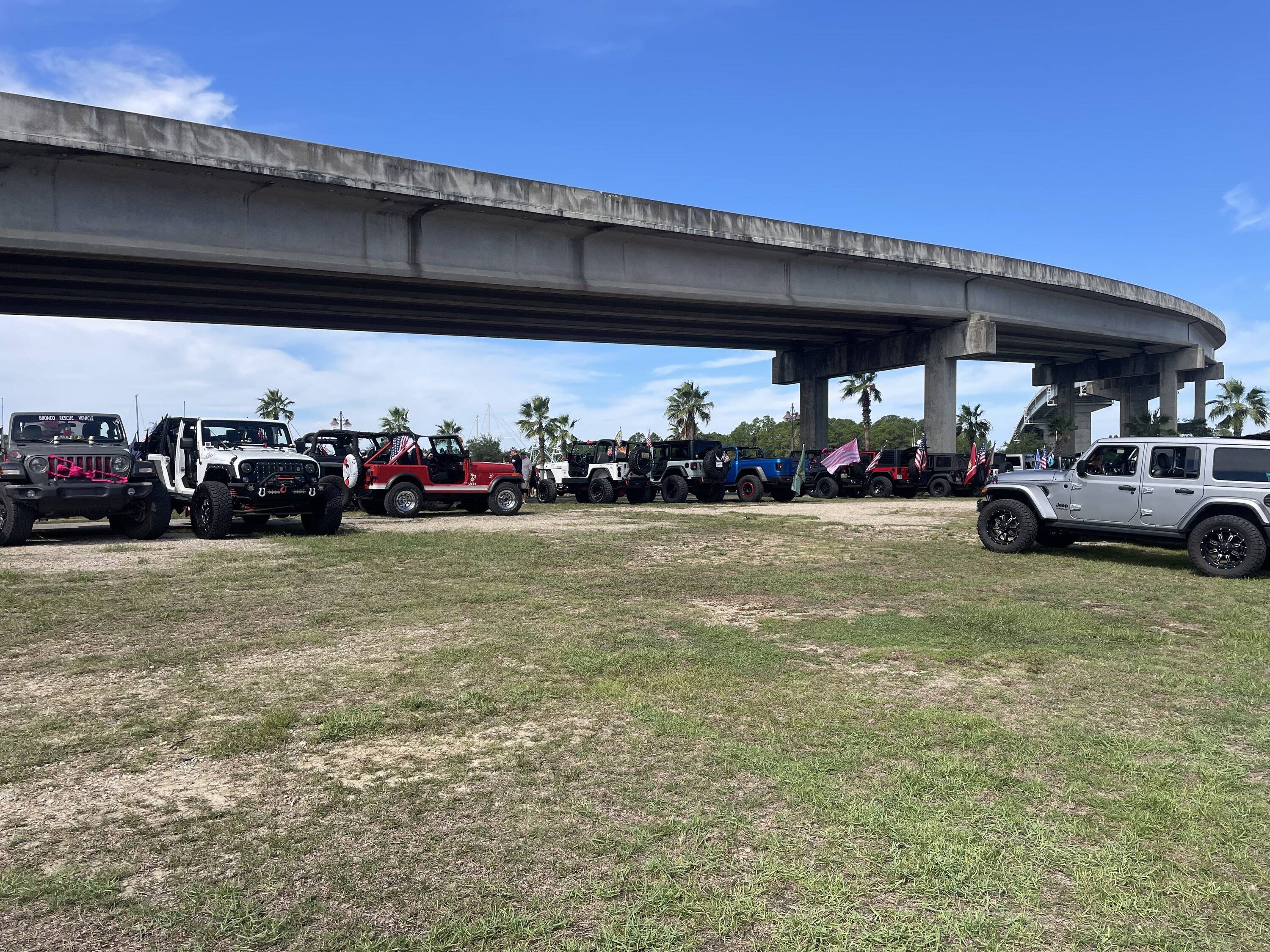 Jeep Gladiator Jeeps Parking Next To Jeeps IMG_7705