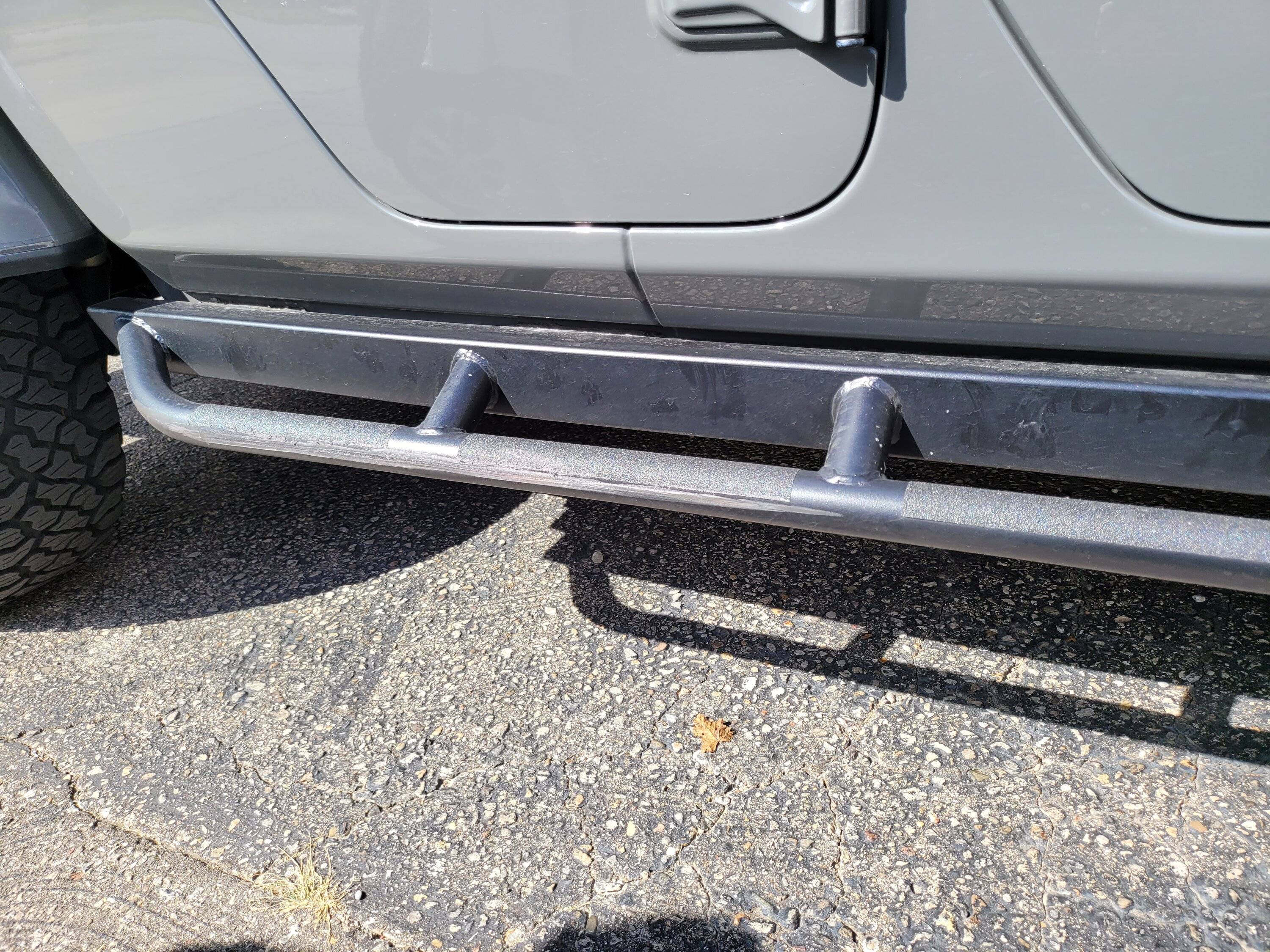 Jeep Gladiator Dont go cheap on rock rails (traffic accident) 20231007_120935