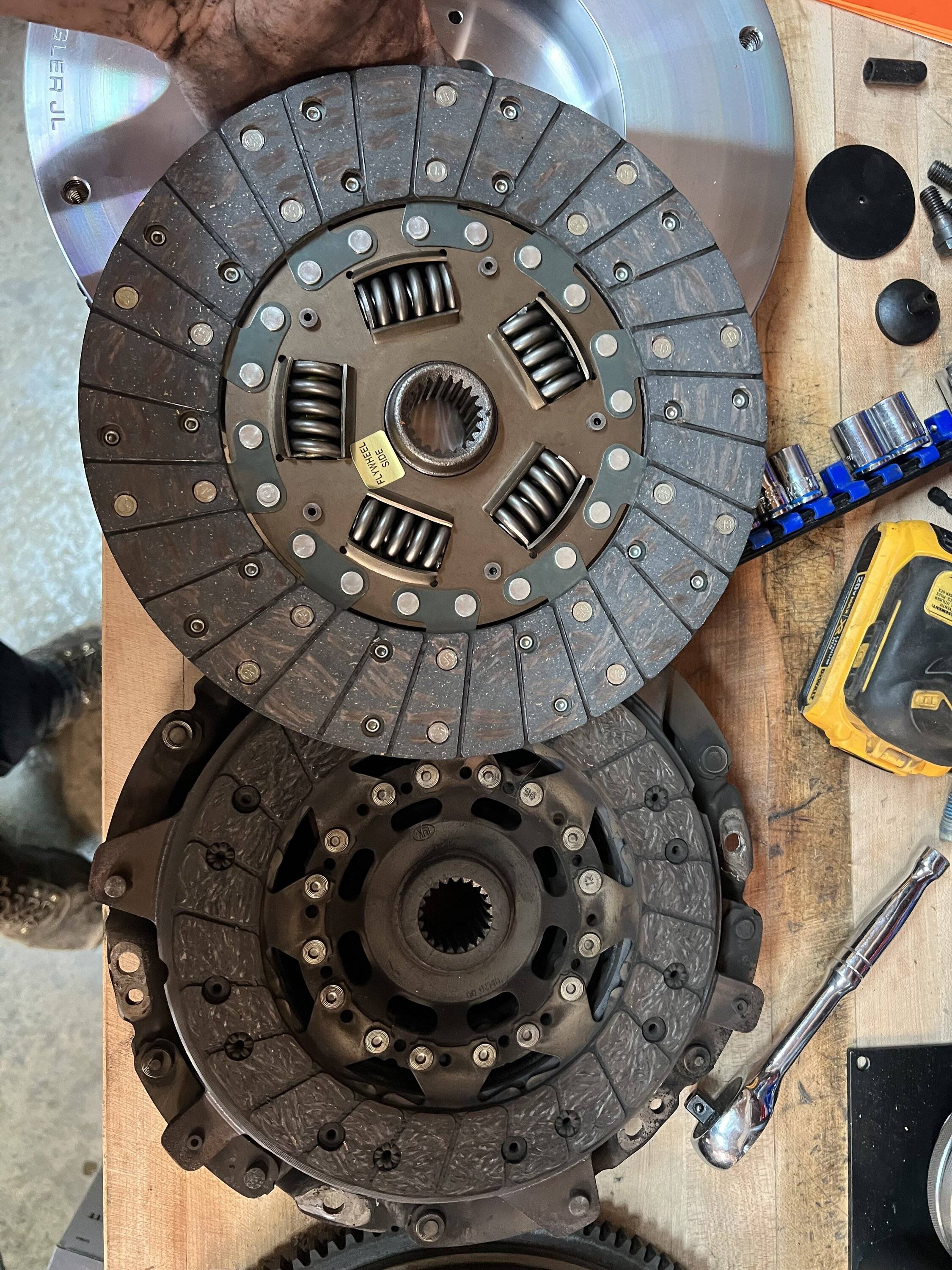 Jeep Gladiator Pics & examination of 70,000 mile factory clutch IMG_2574