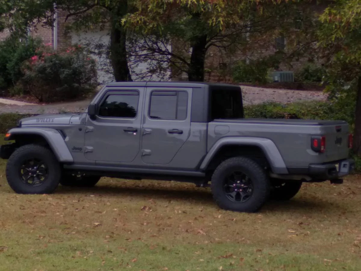 Jeep Gladiator Upgrading from Teraflex 1.5 level to a Teraflex 2.5 spacer lift 20231006_124115