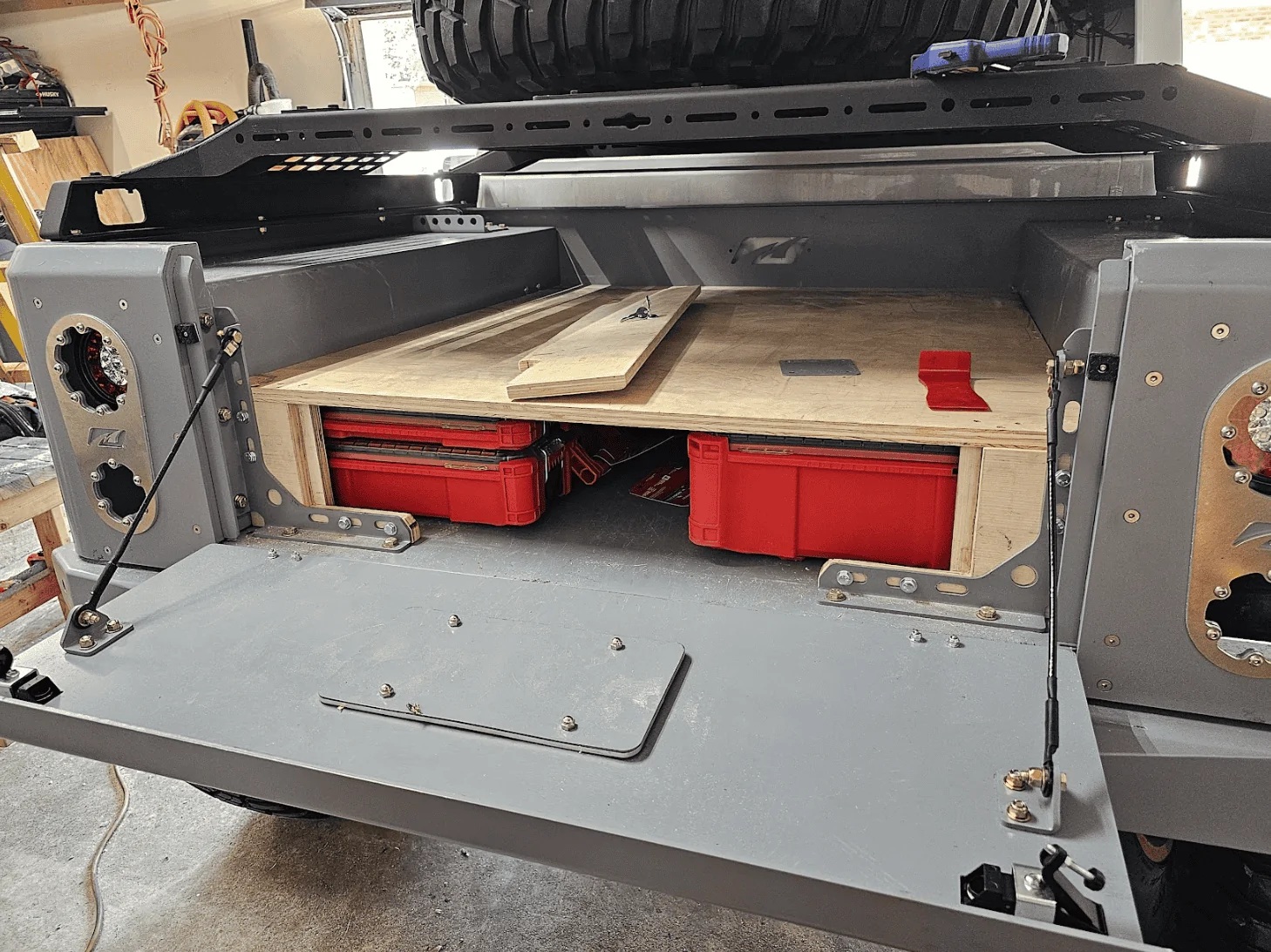 Jeep Gladiator Levi's JTR 'Do-Everything' Build 1696858886551