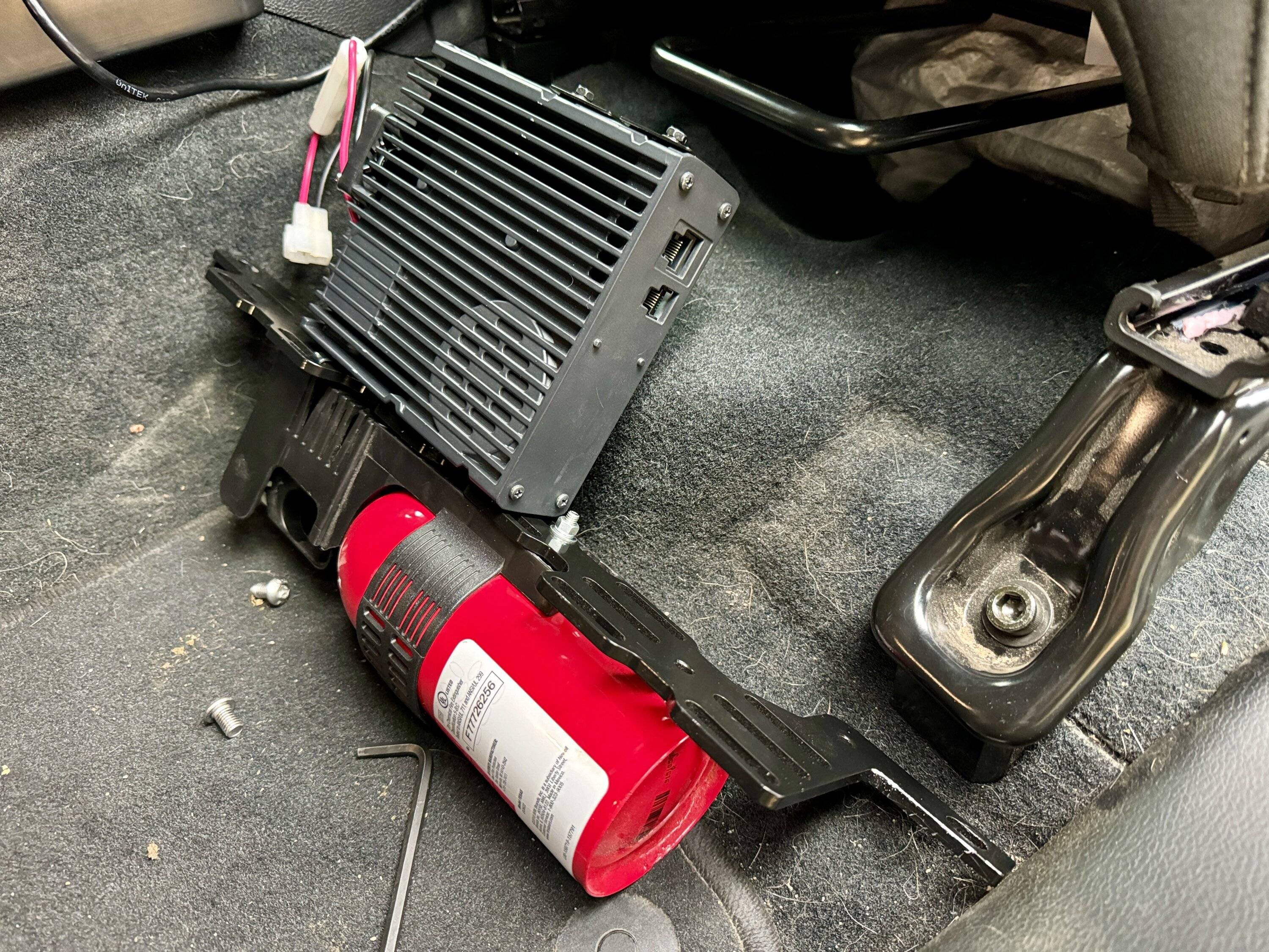 Jeep Gladiator Tips on getting wiring under center console? IMG_2702