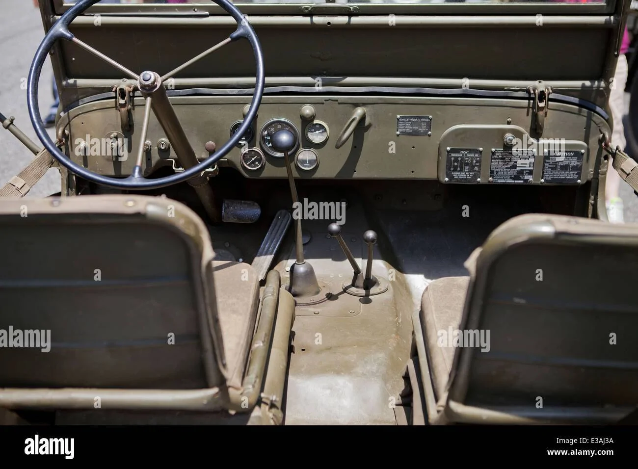Jeep Gladiator 6 jerks in a jeep. 1942 IMG_2507