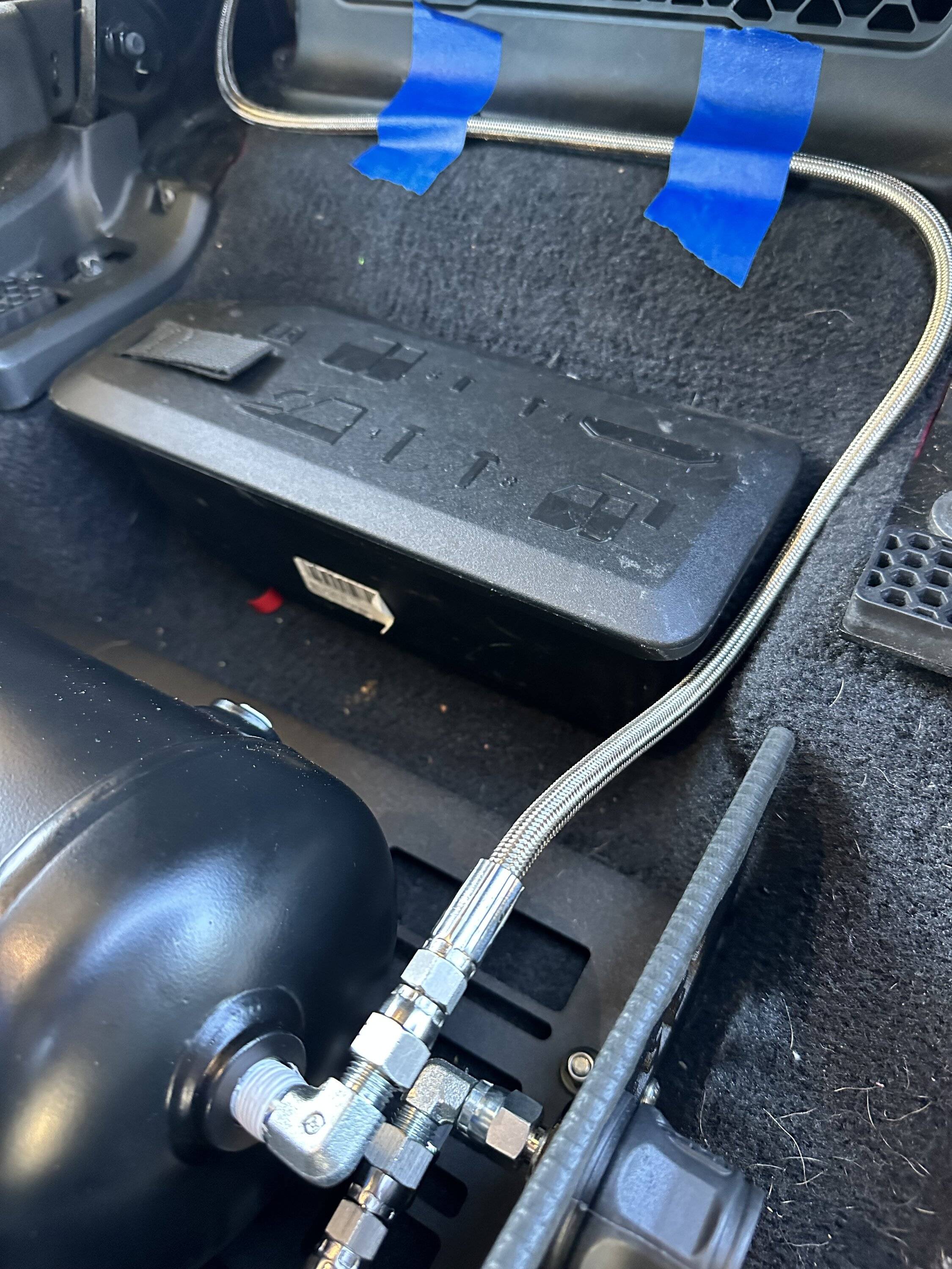 Jeep Gladiator ARB dual compressor rear seat install with 4XE air conversion cowl. IMG_0565