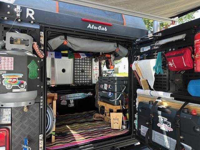 Jeep Gladiator Alu-Cab Canopy Camper Roll Call iniside