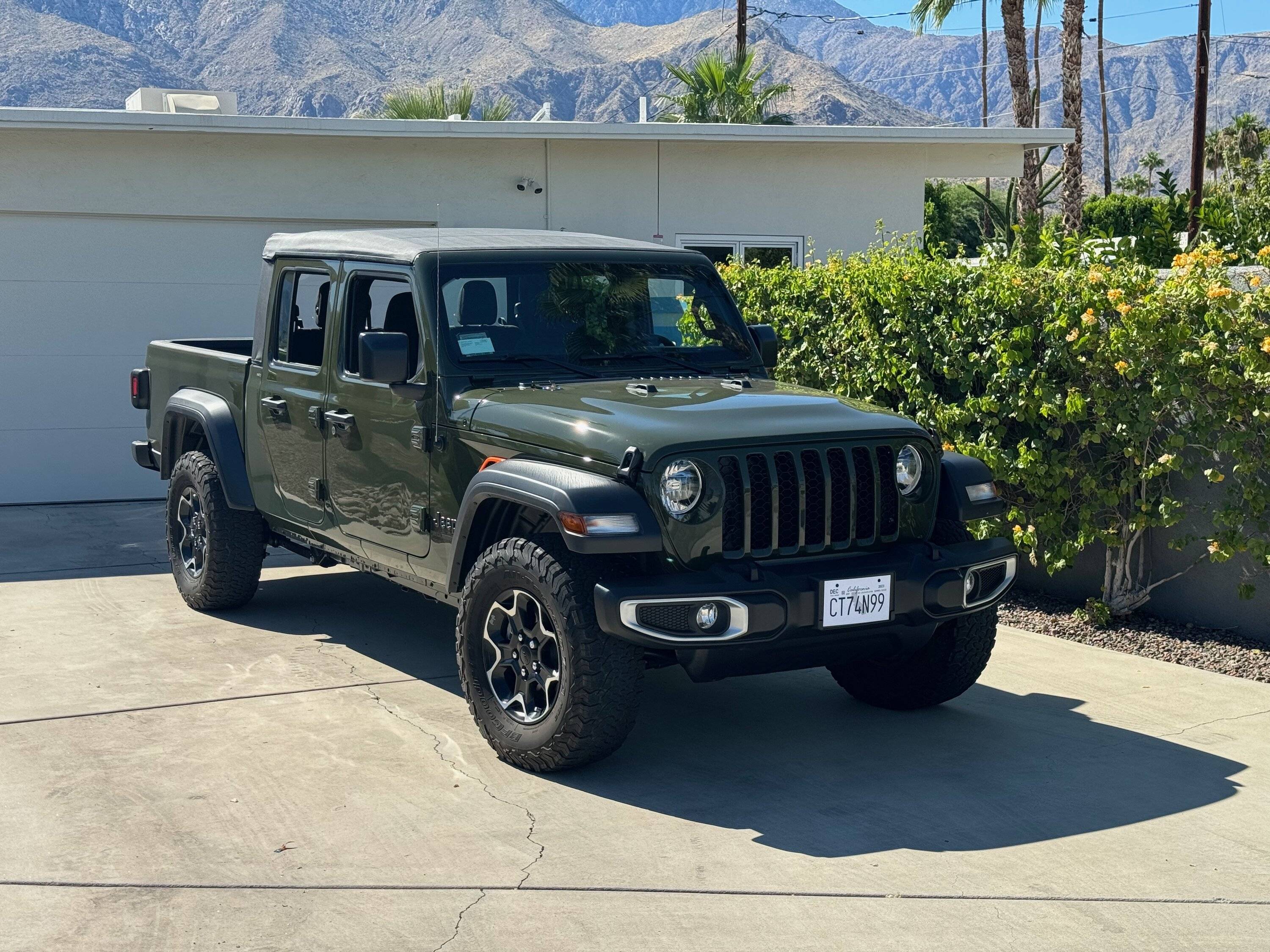 Jeep Gladiator SARGE GREEN Gladiator club JeepInDriveway - 1