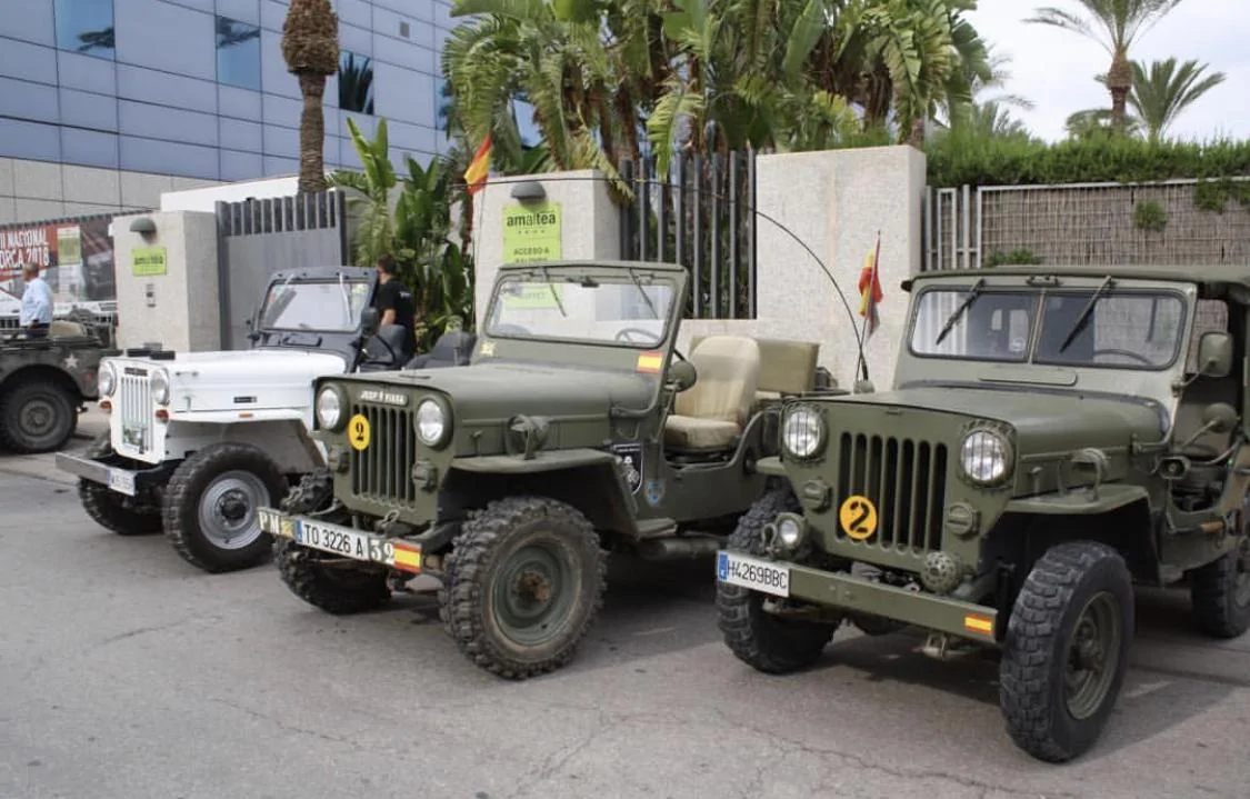Jeep Gladiator Jeeps Parking Next To Jeeps 6716DDFB-603E-4702-A596-72922F746125