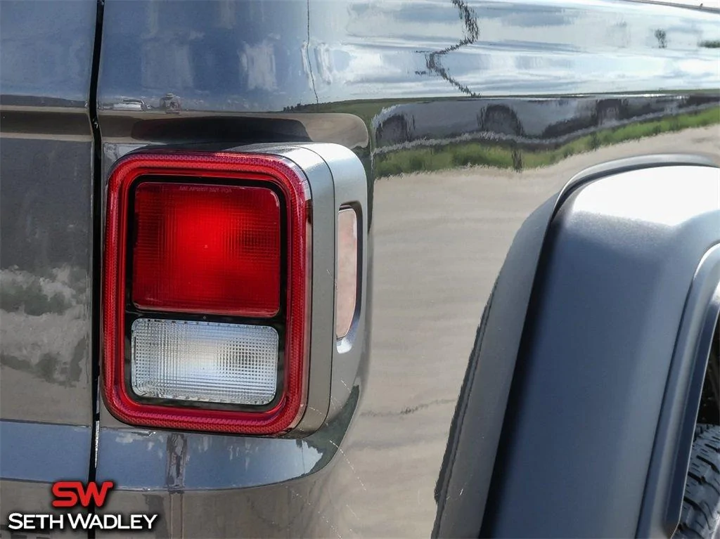 Jeep Gladiator What are people doing with the big blank dash area in front of the passenger? 2020-jeep-gladiator-sport-granite-crystal-metallic-clearcoat-9