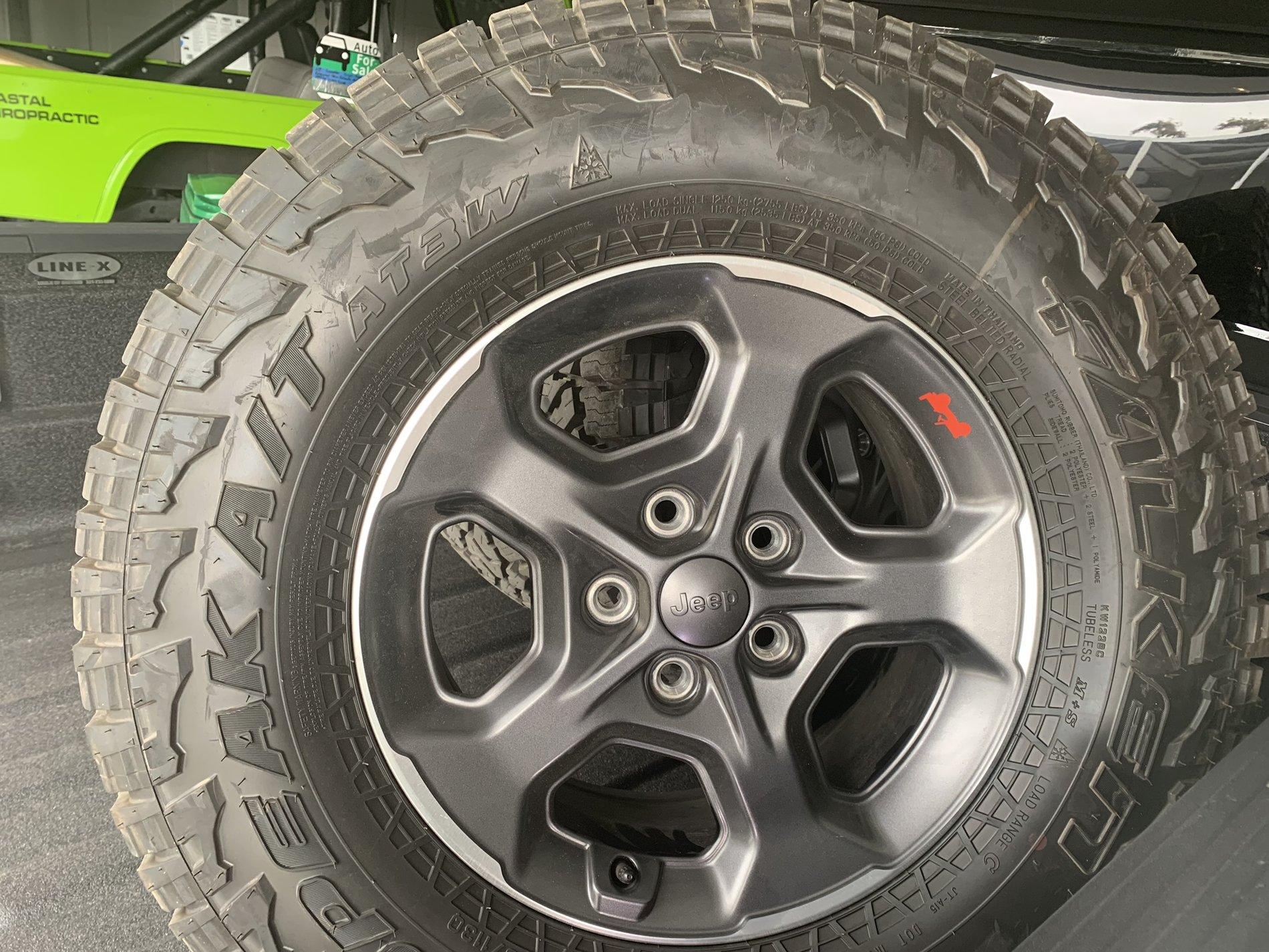 Jeep Gladiator Gladiator Rubicon wheels, tires, suspension for sale E02DCD04-A9A6-4595-AD79-E0B3A90B5639