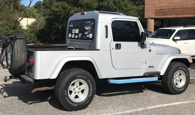 Jeep Gladiator Still no rear tire carrier?! 12894E76-814B-497B-A444-9A59E9BCC865